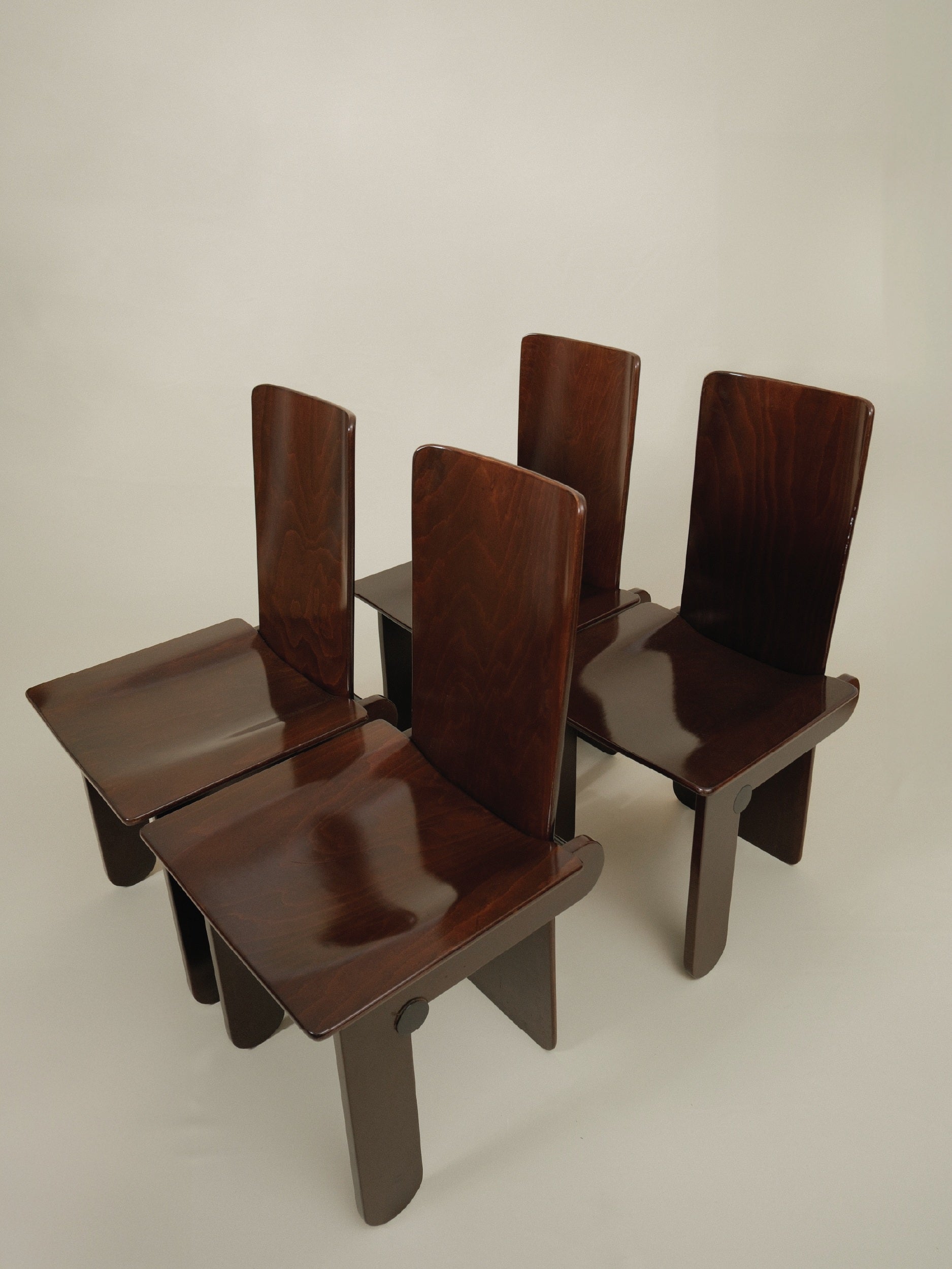 Carlo Scarpa Set of 4 Dining Wood Chairs — close-up