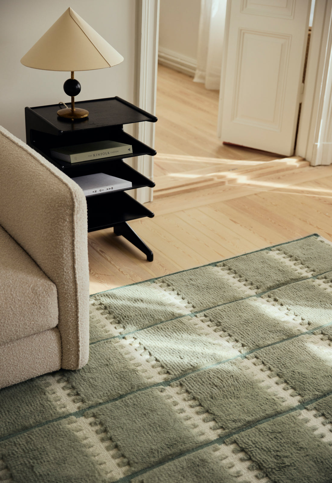 'Lilly' Handwoven Rug in New Zealand Wool, Green — detail view
