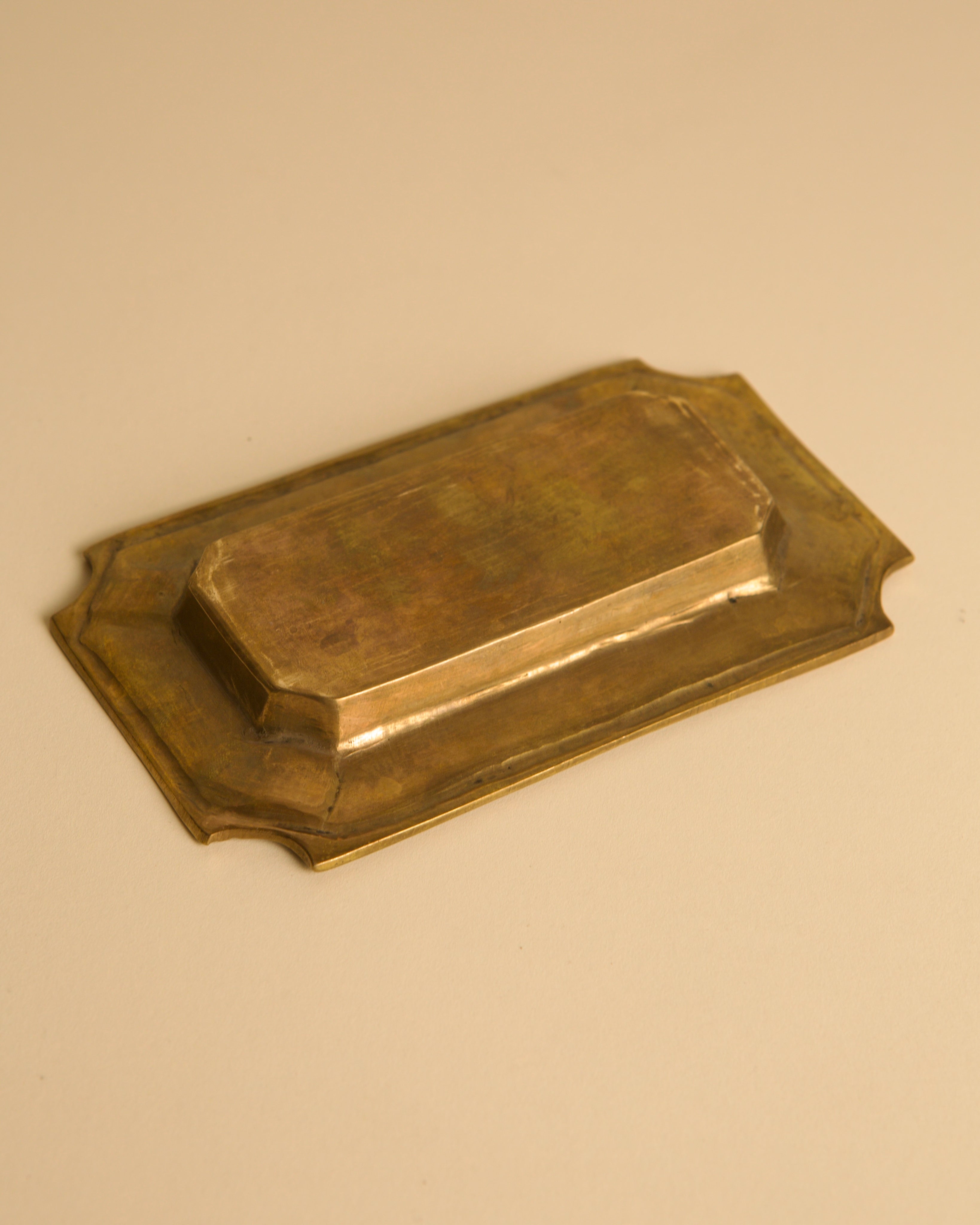 Petit plateau à bibelots rectangulaire en laiton italien des années 60