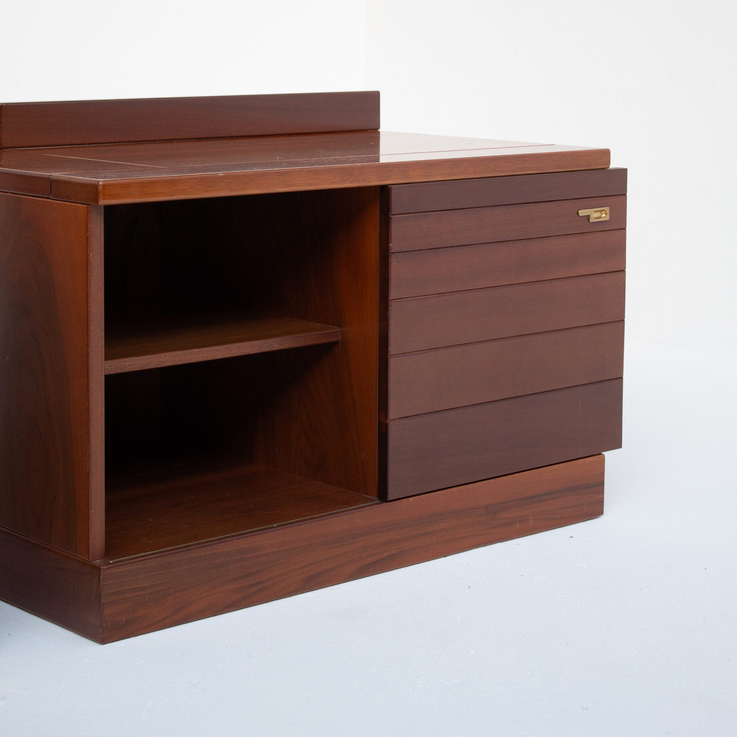 Set of Nightstands in Wood and Brass — back view showing wooden structure and drawer