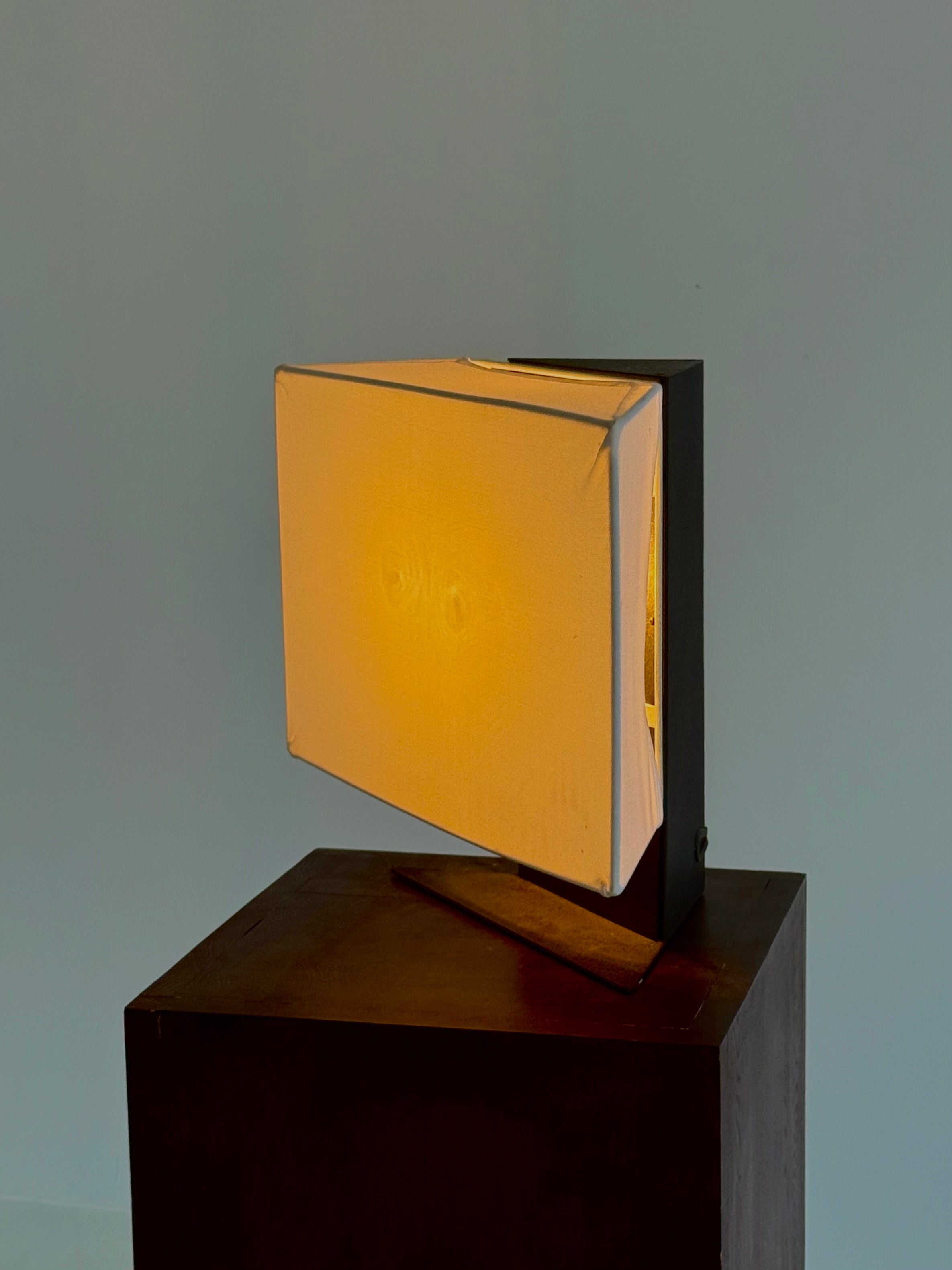 Accademia table lamp by Cini Boeri for Artemide — close-up
