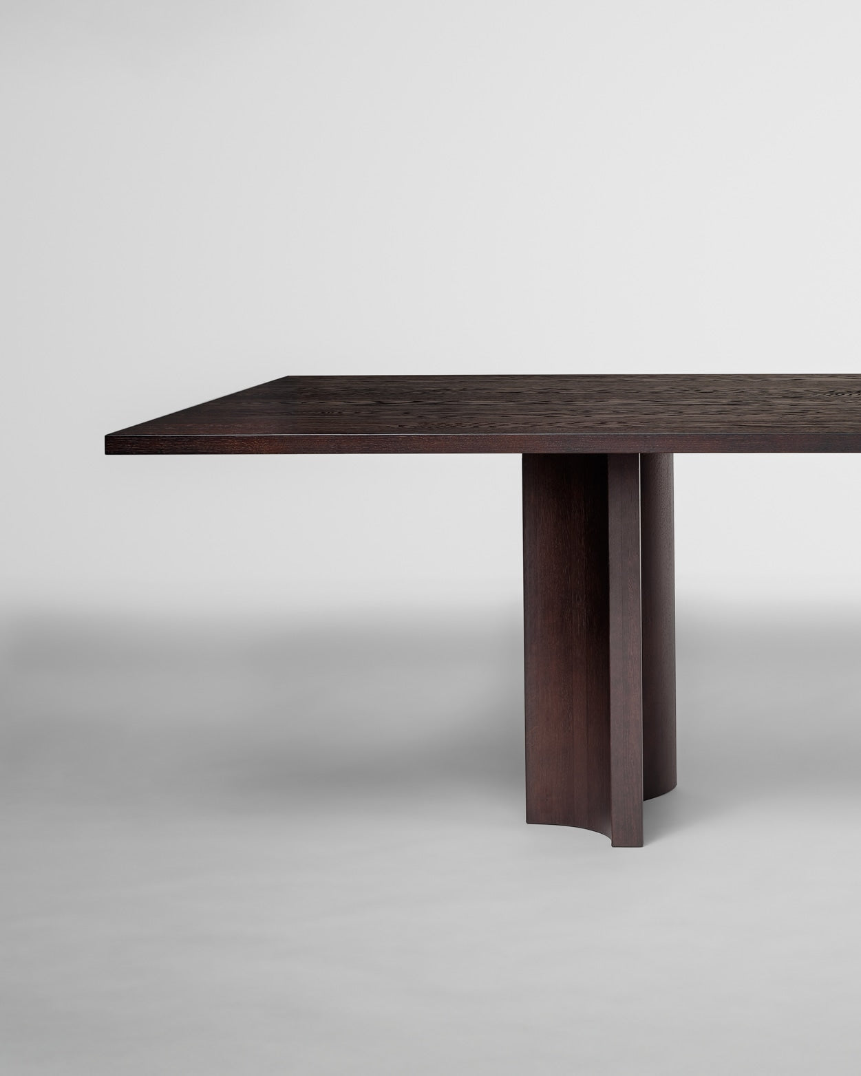 Aperta Rectangular Table - Single Base — close-up