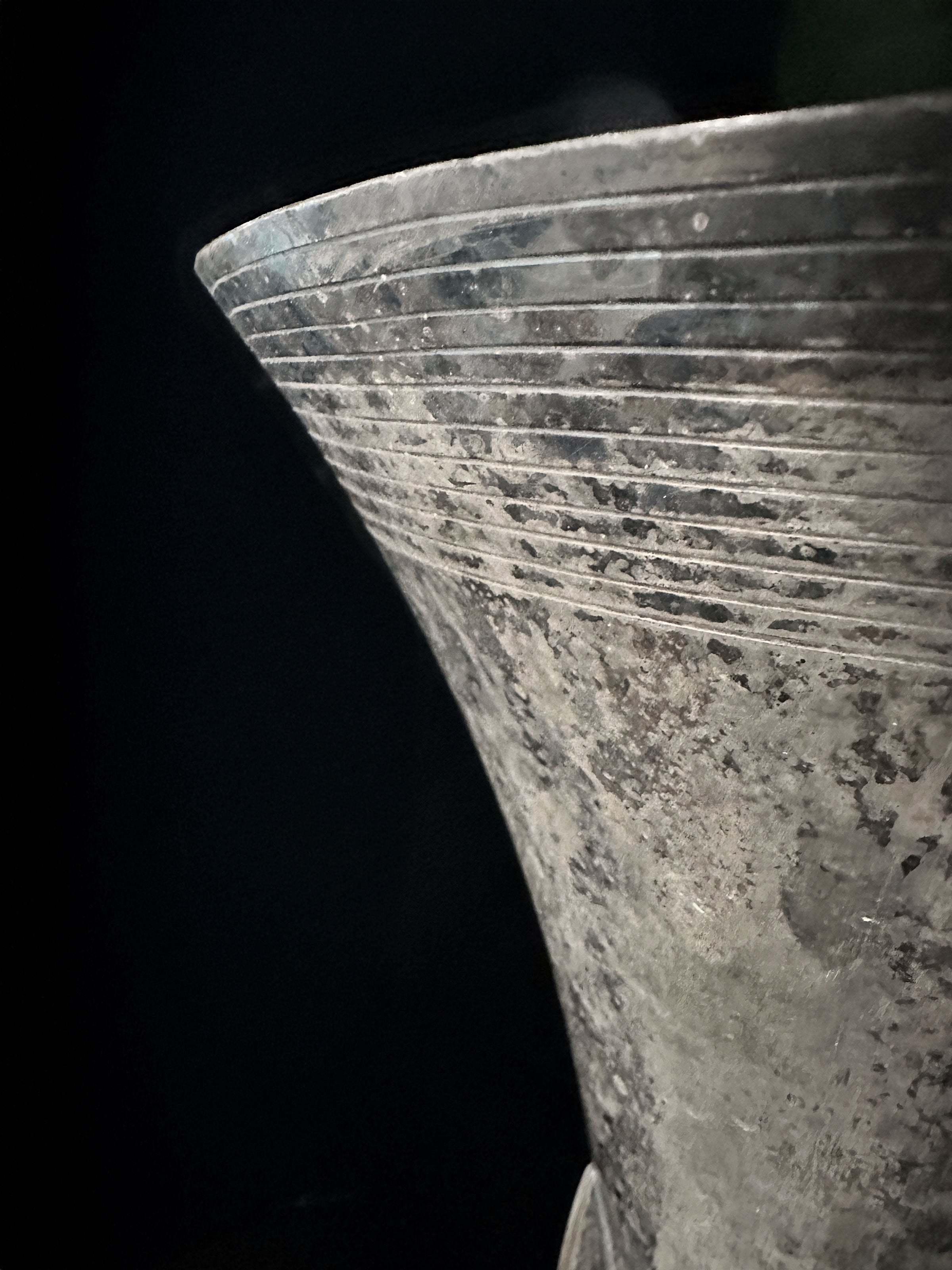 Large silver-plated amphora vase - WMF 1925 with original patina — side angle