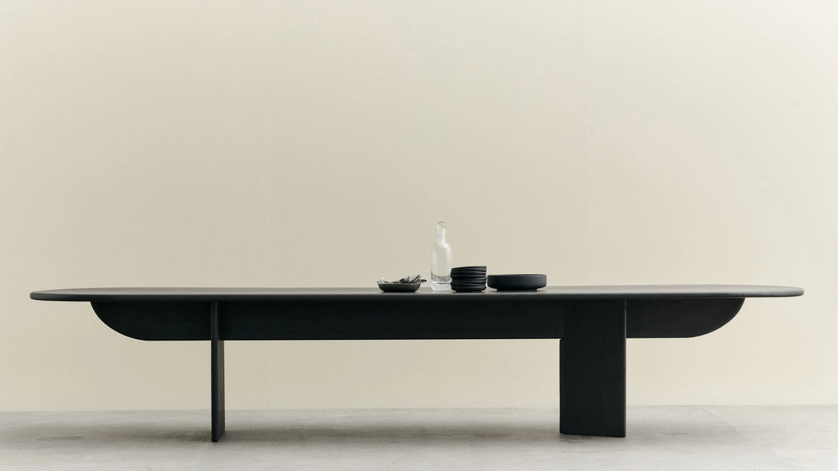 PILLABOUT TABLE 03 — close-up