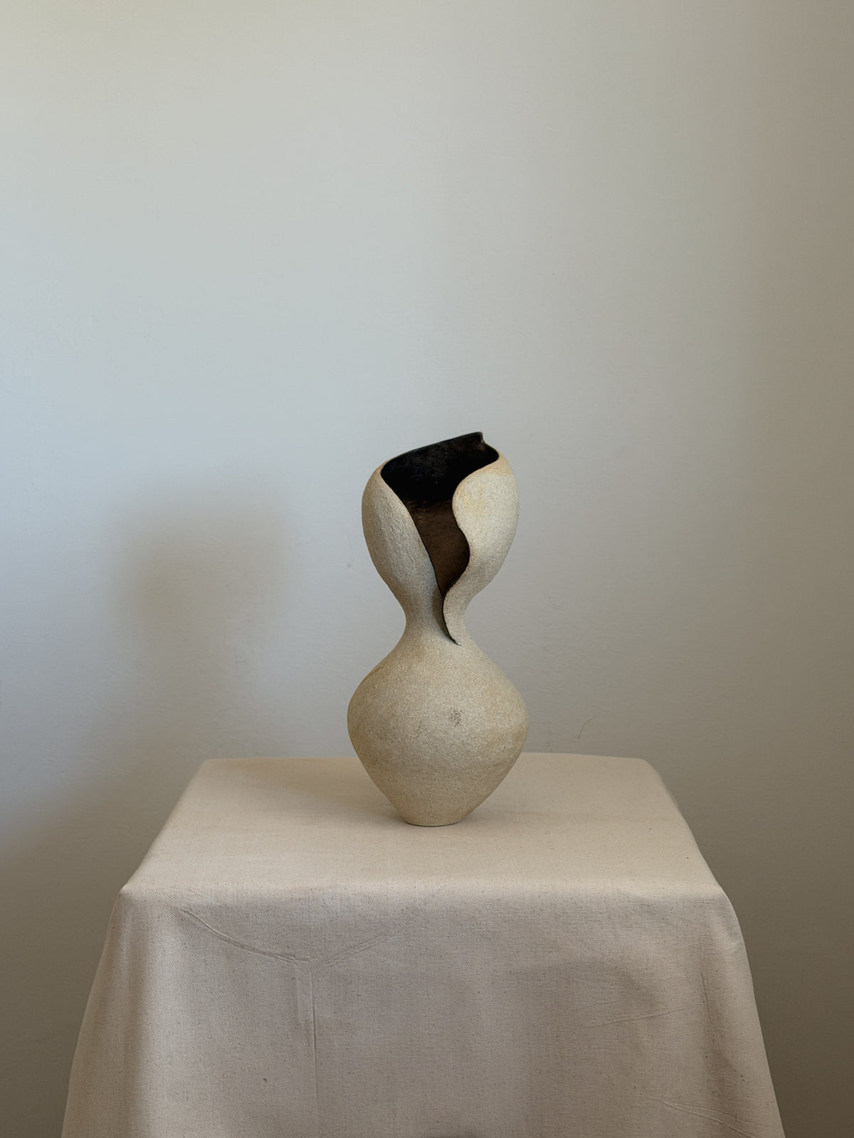 Minimalism Vase in Ceramic | Sculptural Vase | Ceramic Sculpture by Anastasia Babenko | The Oblist
