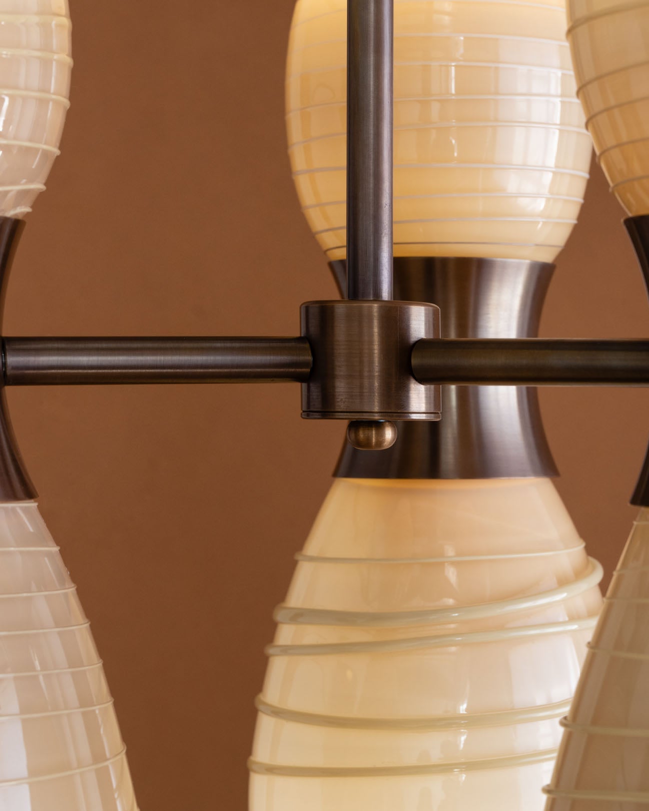 Suspension Taff en verre soufflé à la main et laiton