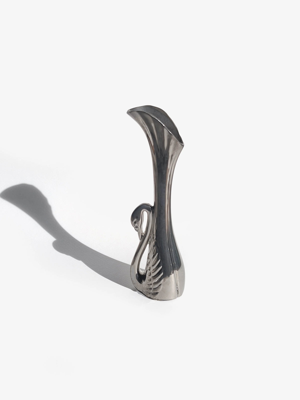 Swan Soliflore — detail view