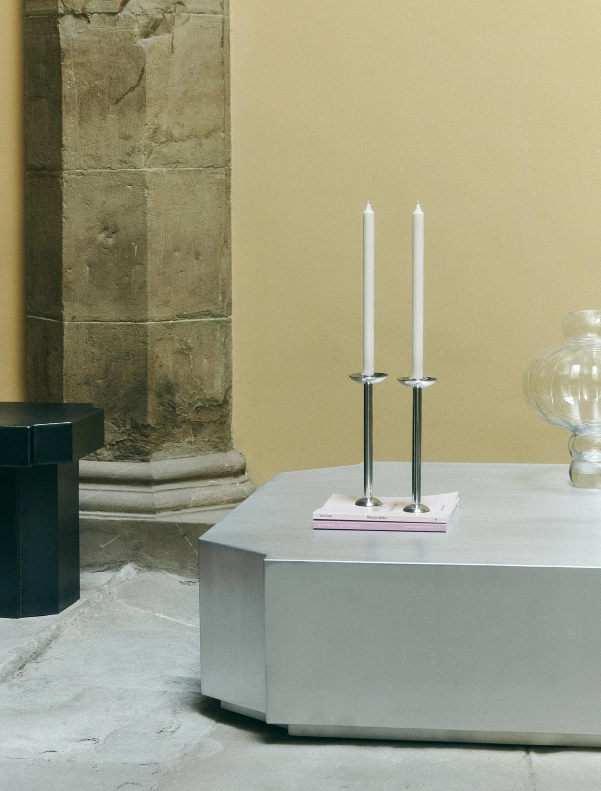 METAL CHAMPAGNE CANDLE HOLDER, TALL — close-up