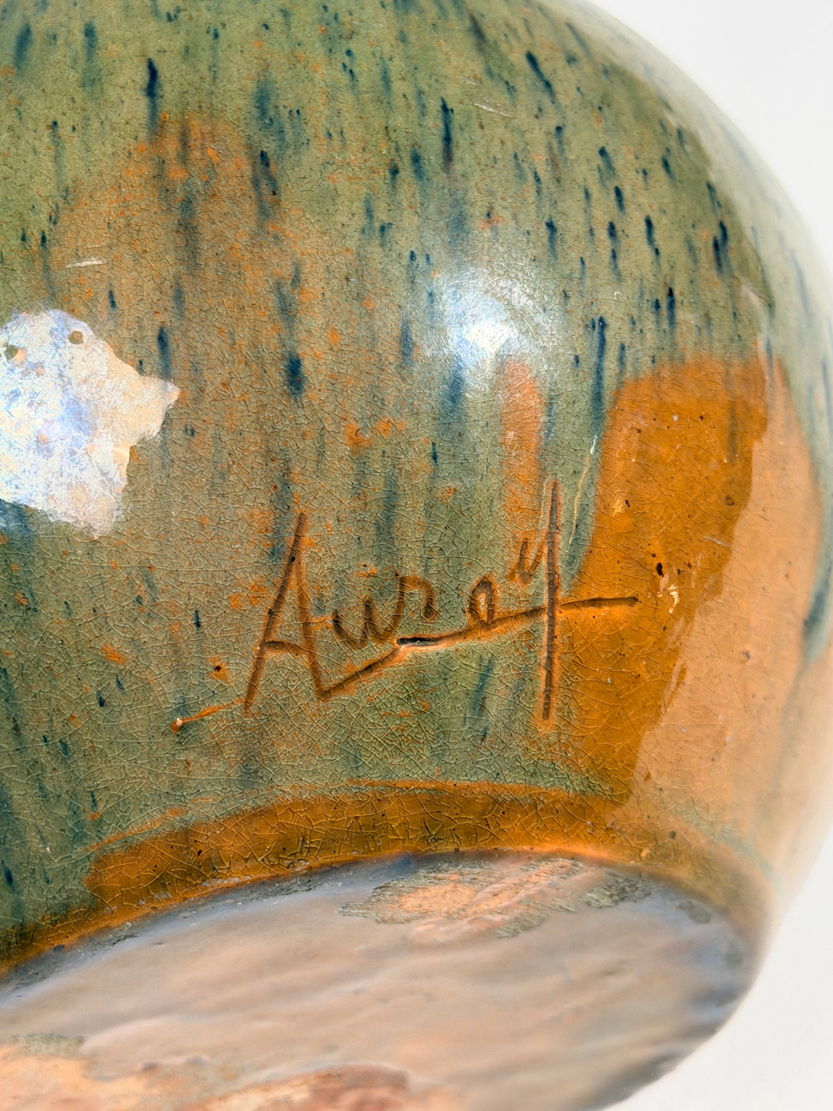 Ceramic vase by Auray, Art Deco, circa 1930. — close-up