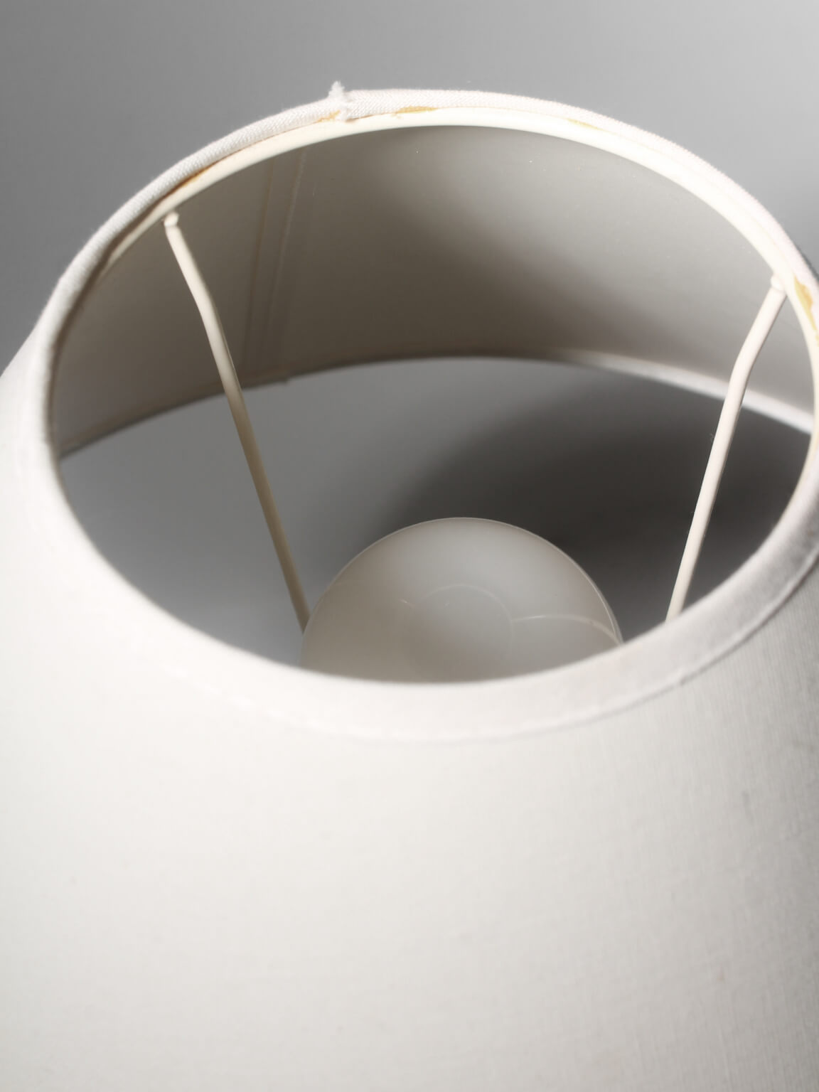 Mid-Century Textured Glass And Wooden Table Lamp, Denmark, 1960s — close-up
