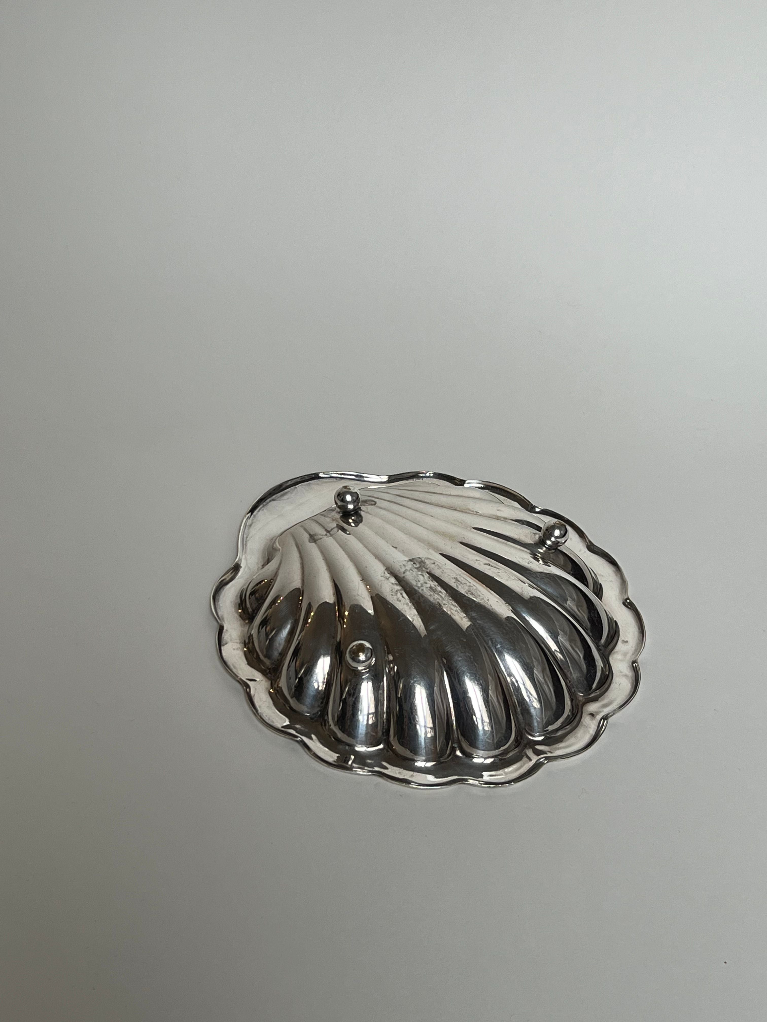 Medium Shell Shaped Vide Poche