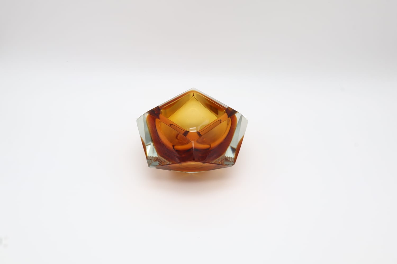 1960s Murano Sommerso Glass Bowl by Flavio Poli for Seguso – Italy — detail view