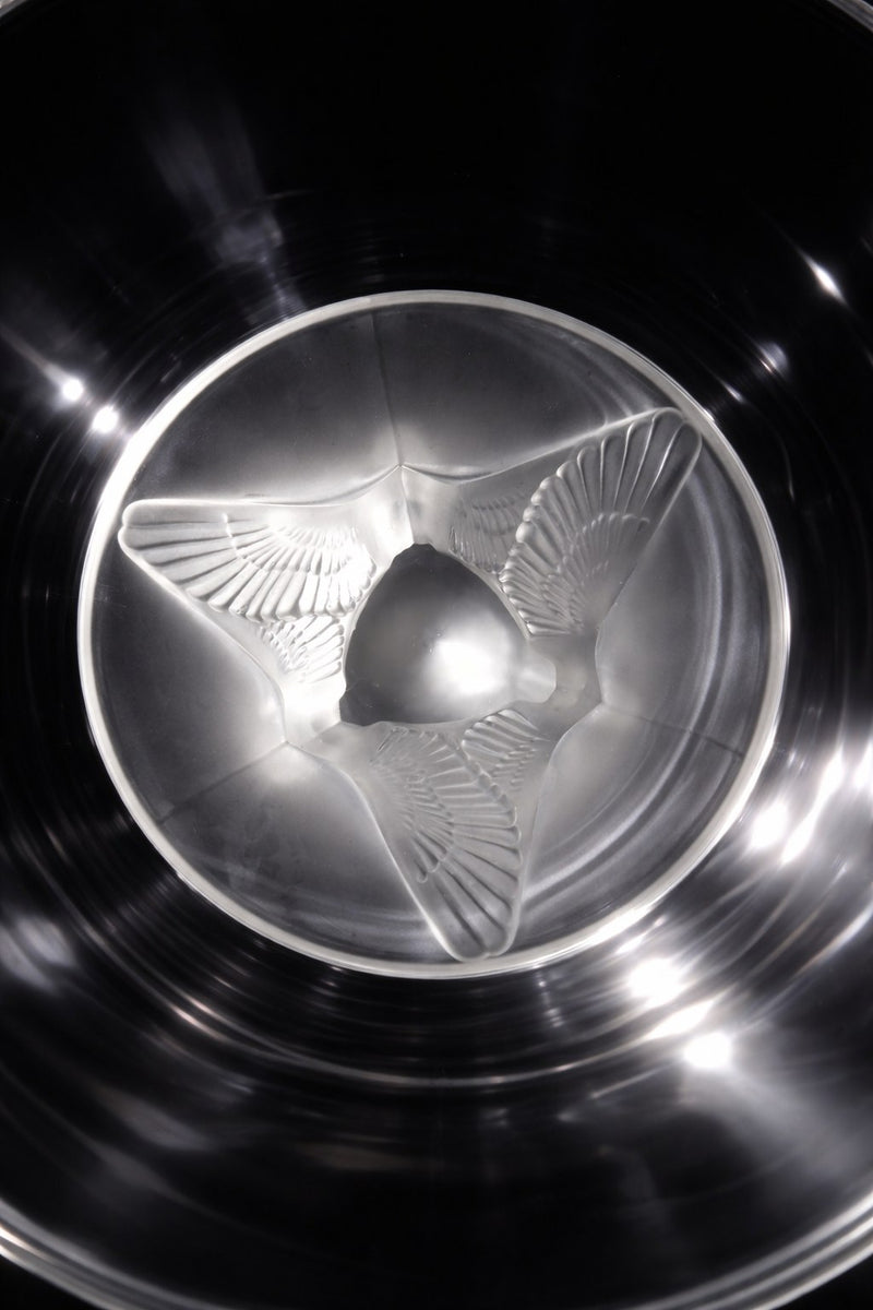 Japanese Art Deco Crystal Centerpiece - Lalique Style 1980s — detail view