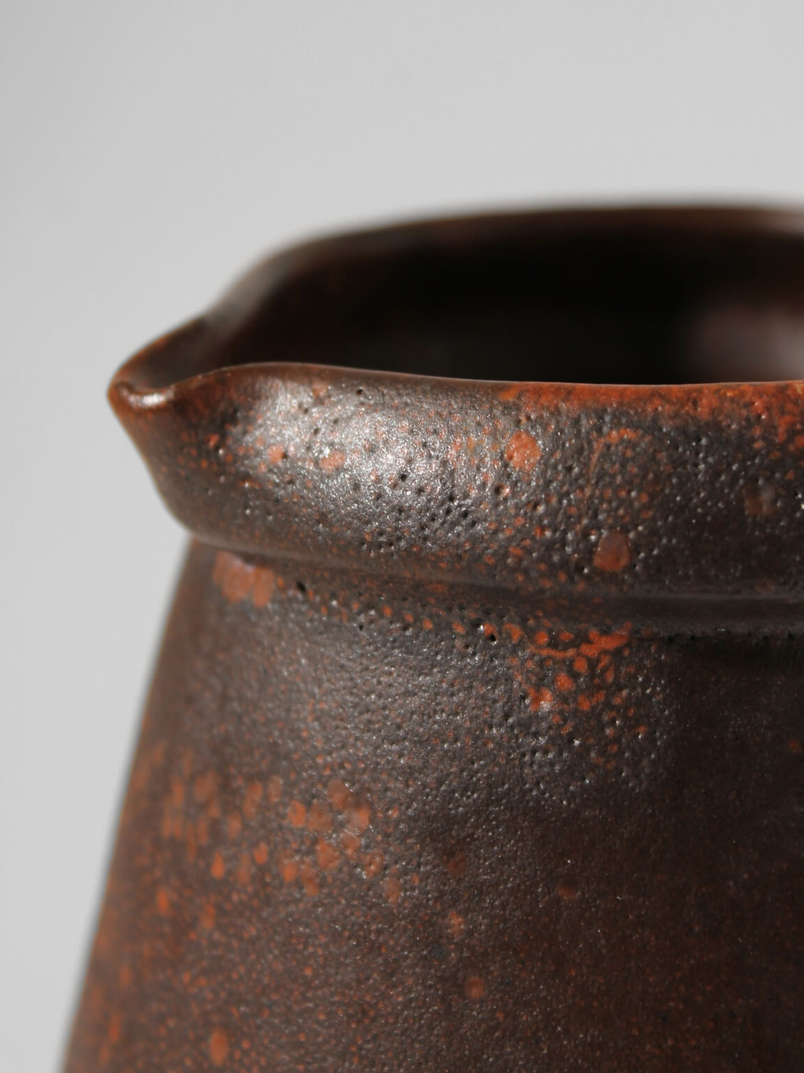 Hartwig Heyne Dark Brown Rustic Jug 1L — top view highlighting textured ceramic surface