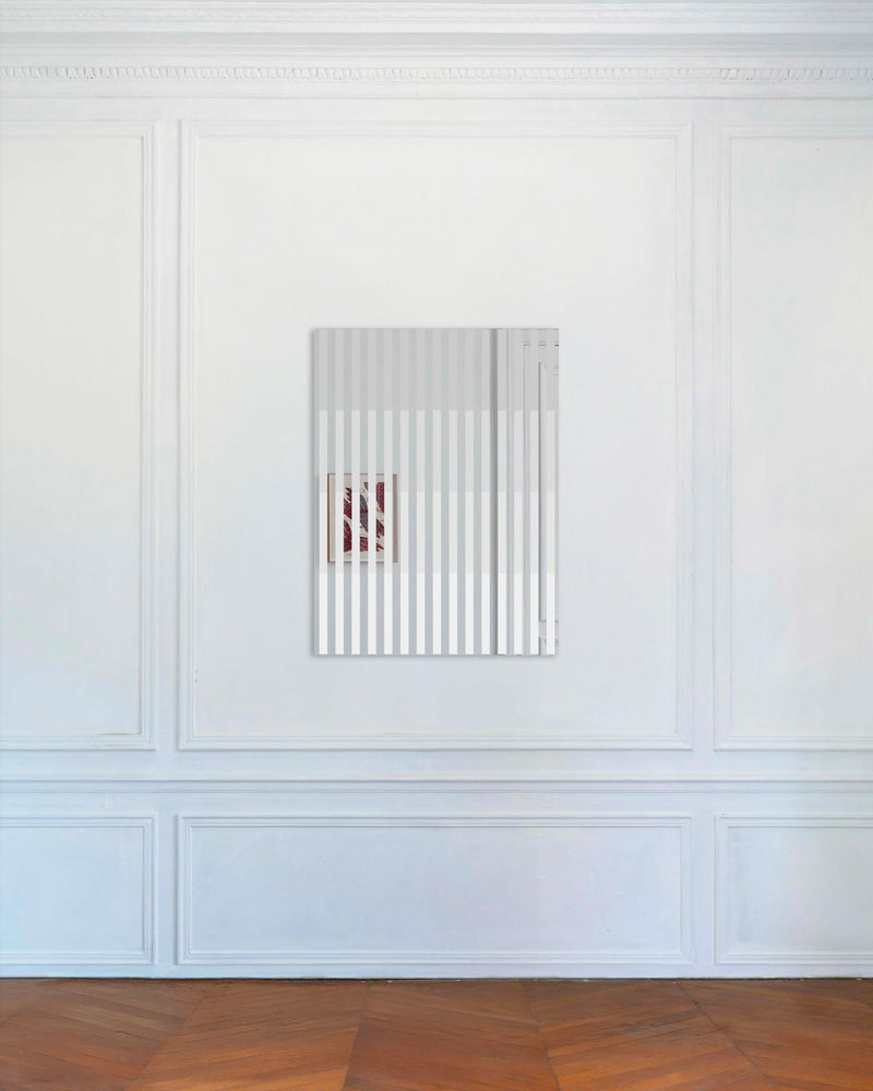 Mirrored Sculpture - BANDE DEUX 4 GRIS — displayed on white wall in gallery setting