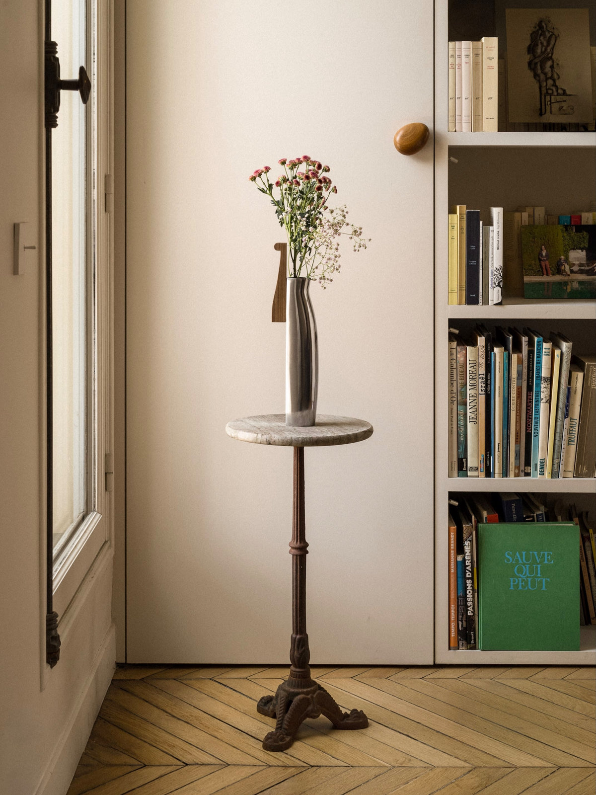 Bron-Ir-Or, Eric Jourdan, 1991 - Vase in Cast Aluminium. — detail view