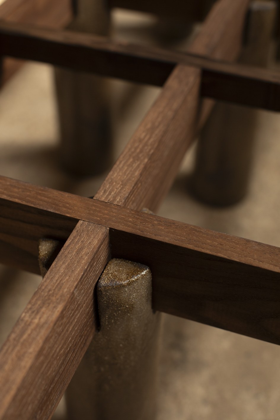 Wabi-Sabi Side Table in Wood & Clay - The Oblist Exclusive Finish - "La Taulo" Collection — close-up