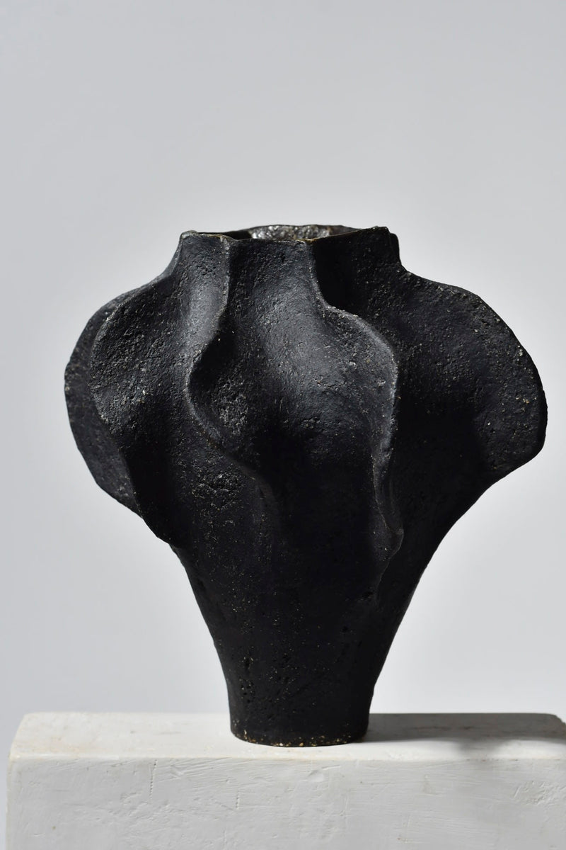 Black Thala Sculptural Vase by Lucia Mondadori | The Oblist