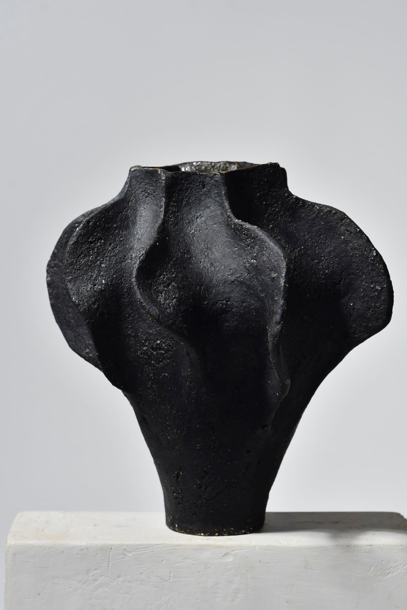 Black Thala Sculptural Vase by Lucia Mondadori | The Oblist