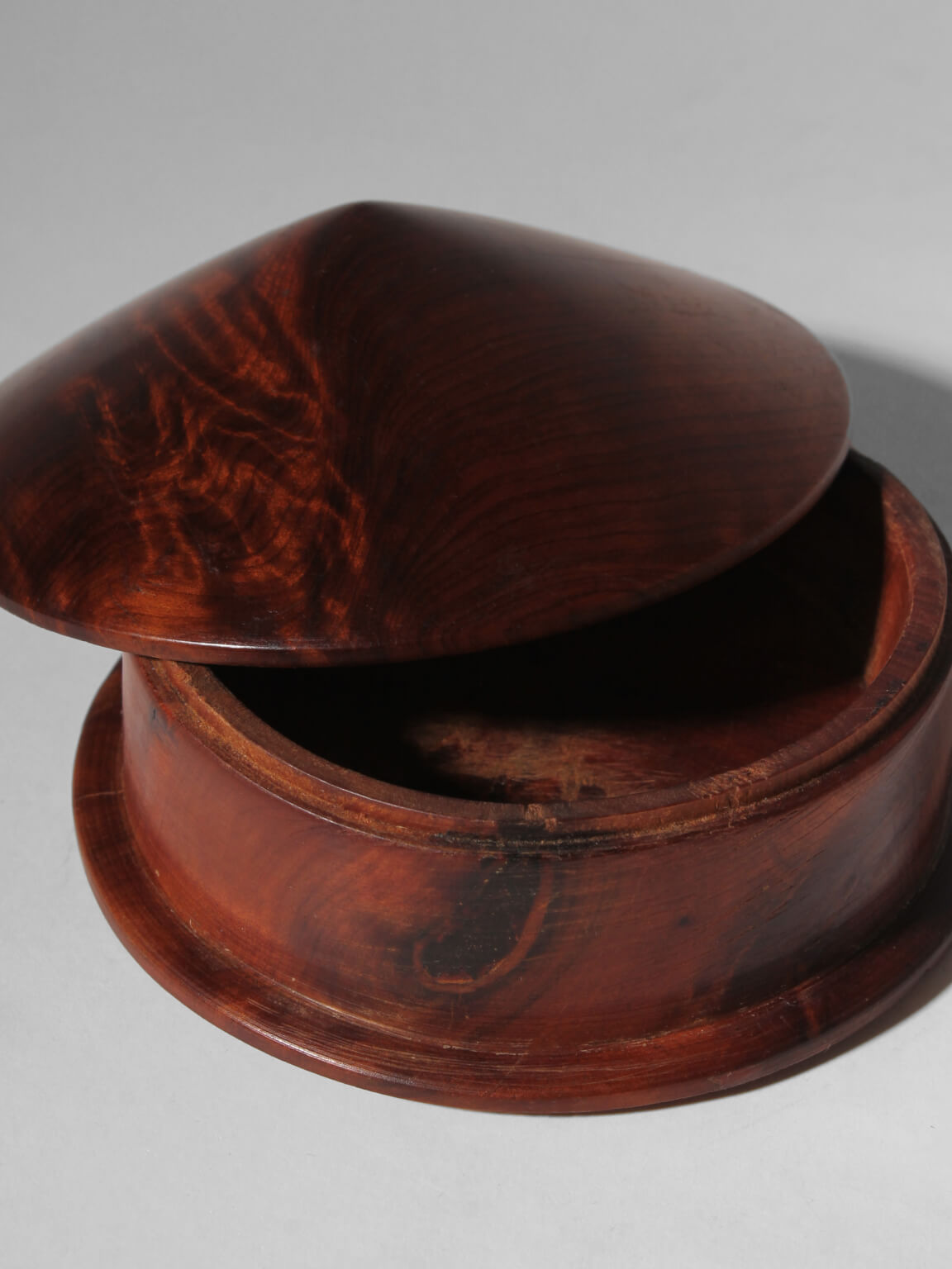 Art Deco Burl Wood Jewelry Box — detail view