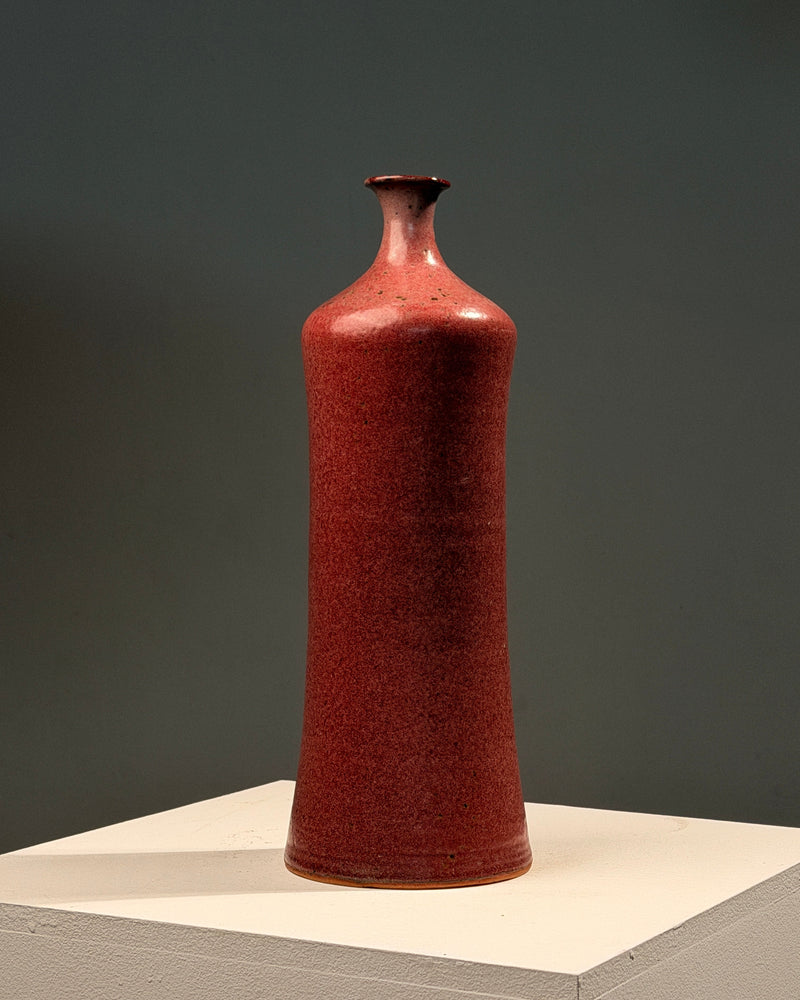 Large red stoneware soliflore bottle by Grès de la Venelle, dated 1984 by Figuresdesign | The Oblist