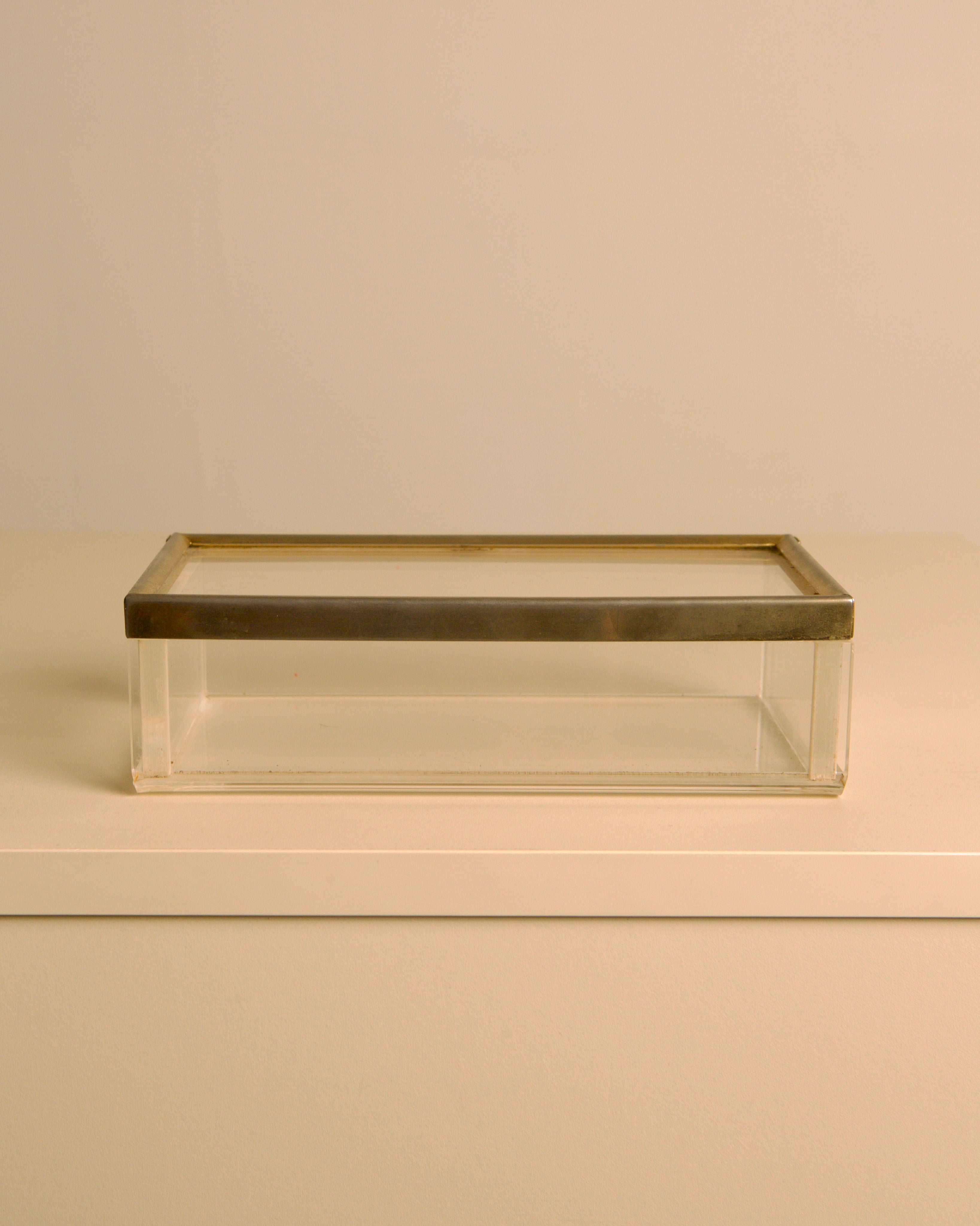 talian rectangular plexiglass box with metal trim, 1970s — detail view