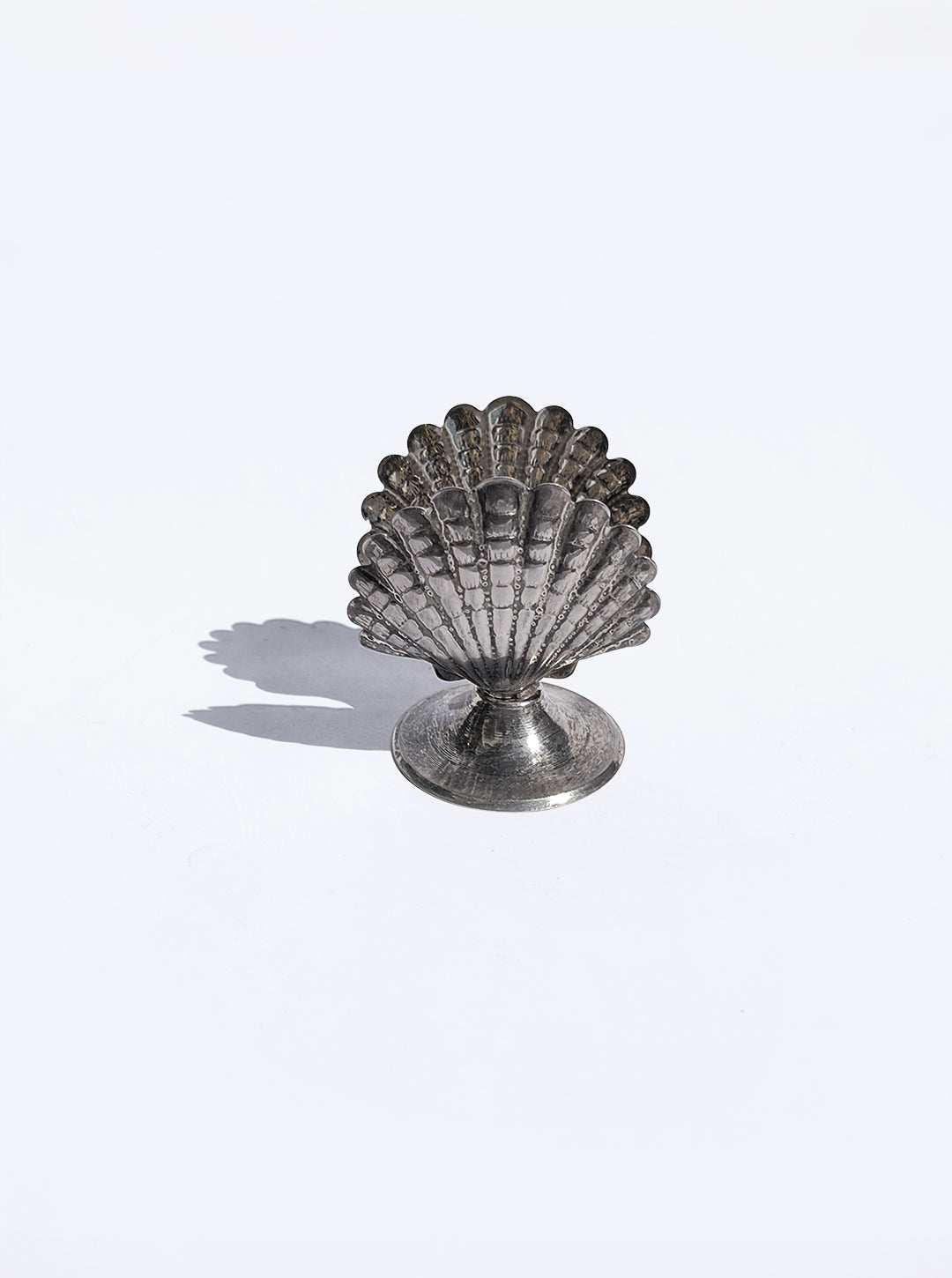 Small Shell Card Holder — detail view