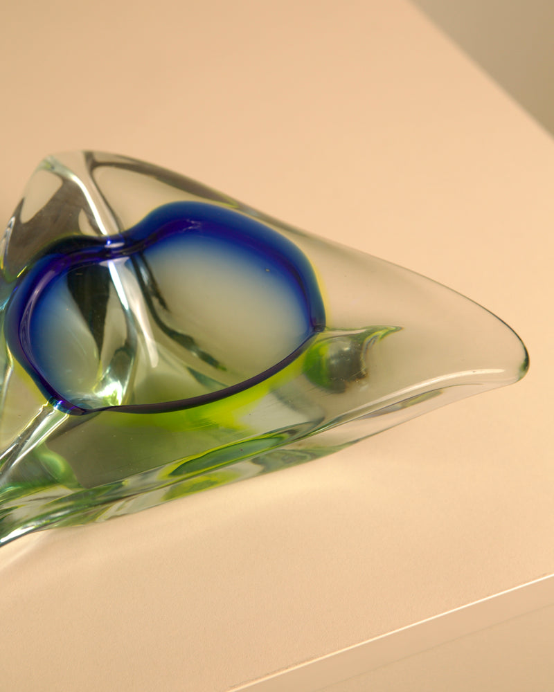 Large Blue Murano Glass Ashtray 70s — close-up showing curved glass edges