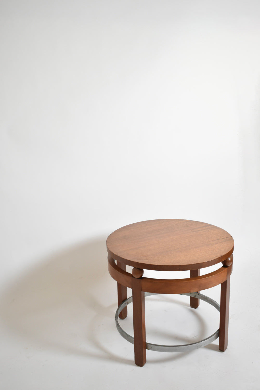 Modernist Round Wooden Pedestal Table, 1930s — detail view