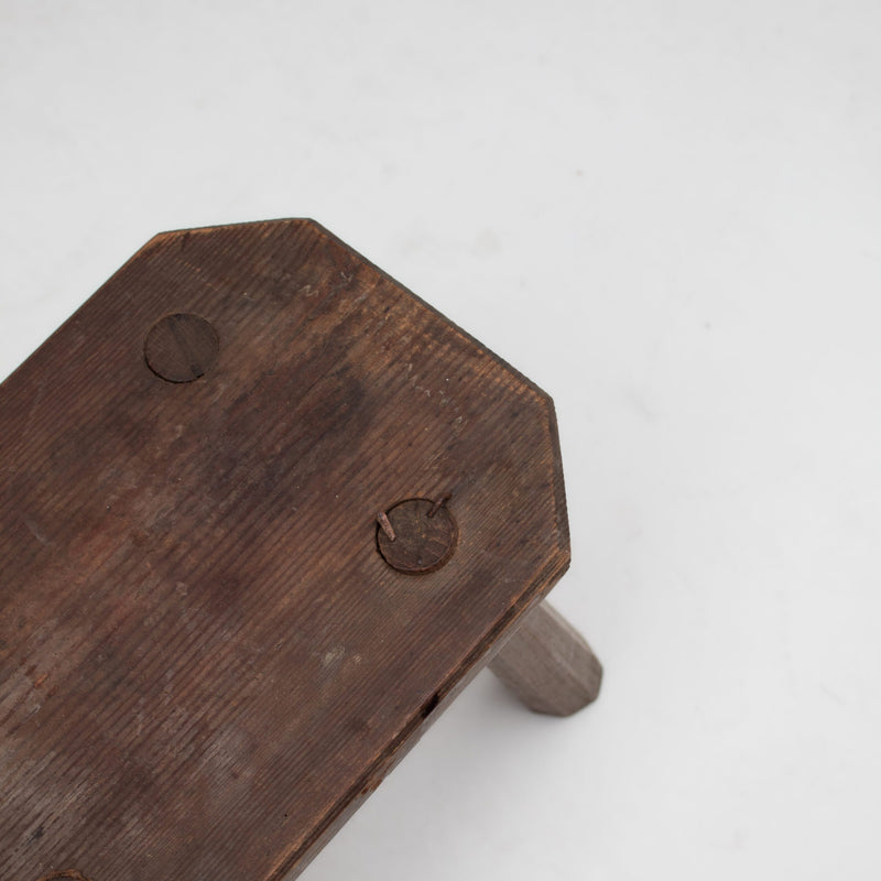 Brutalist Rectangle Bench in Wood — detail view