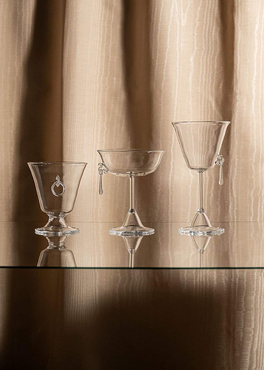 Sospesa Hand-Blown Wine Glass — side angle
