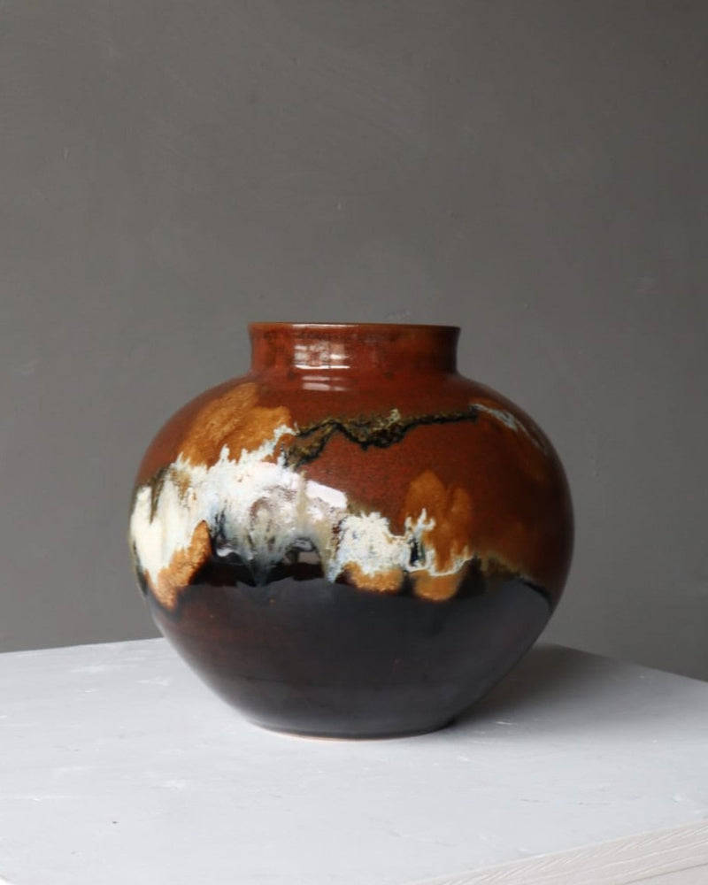 Leo Martens Studio Ceramic Ball Vase – Netherlands (1981-1985) — side angle