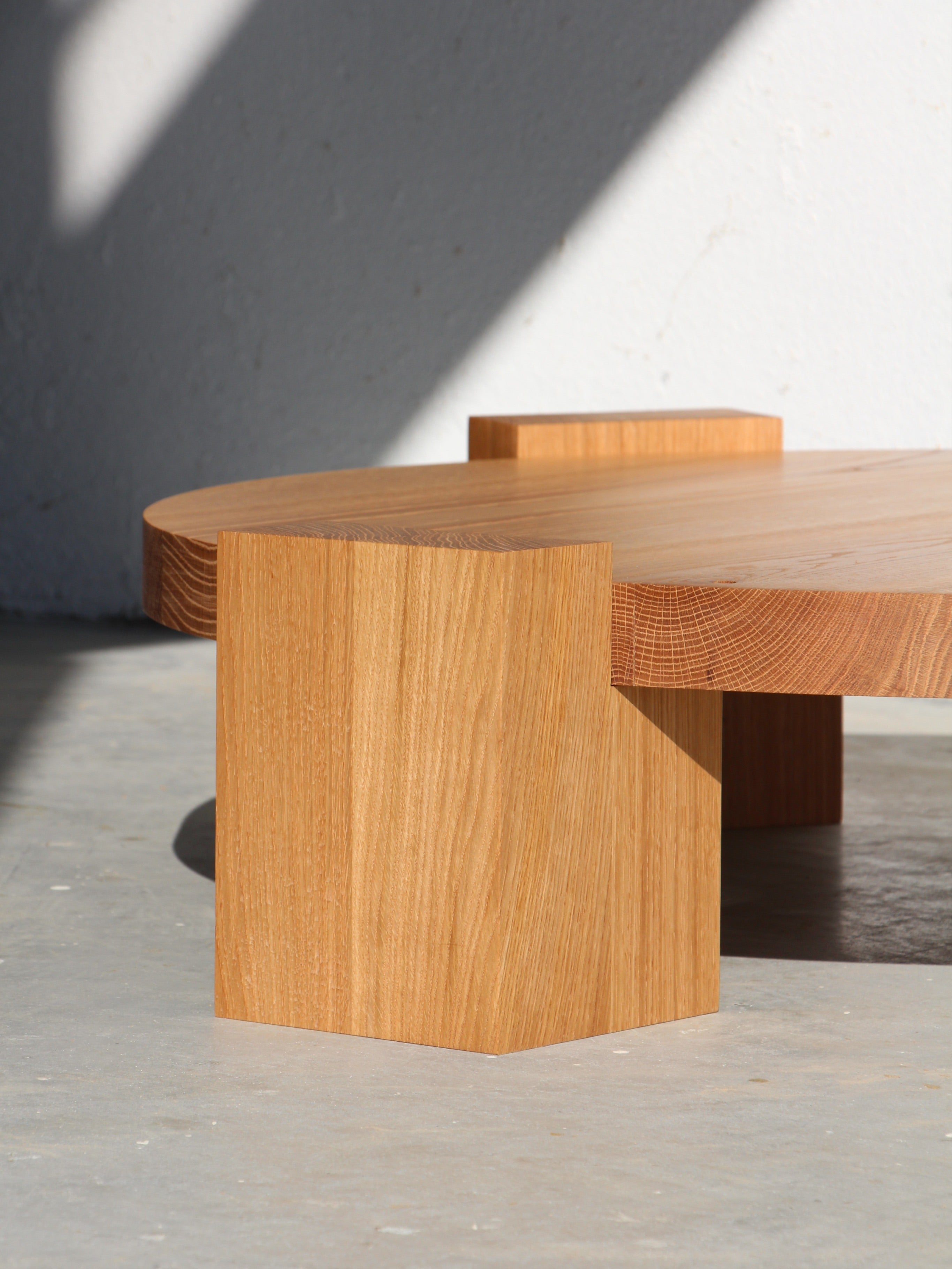 Koma coffee table
