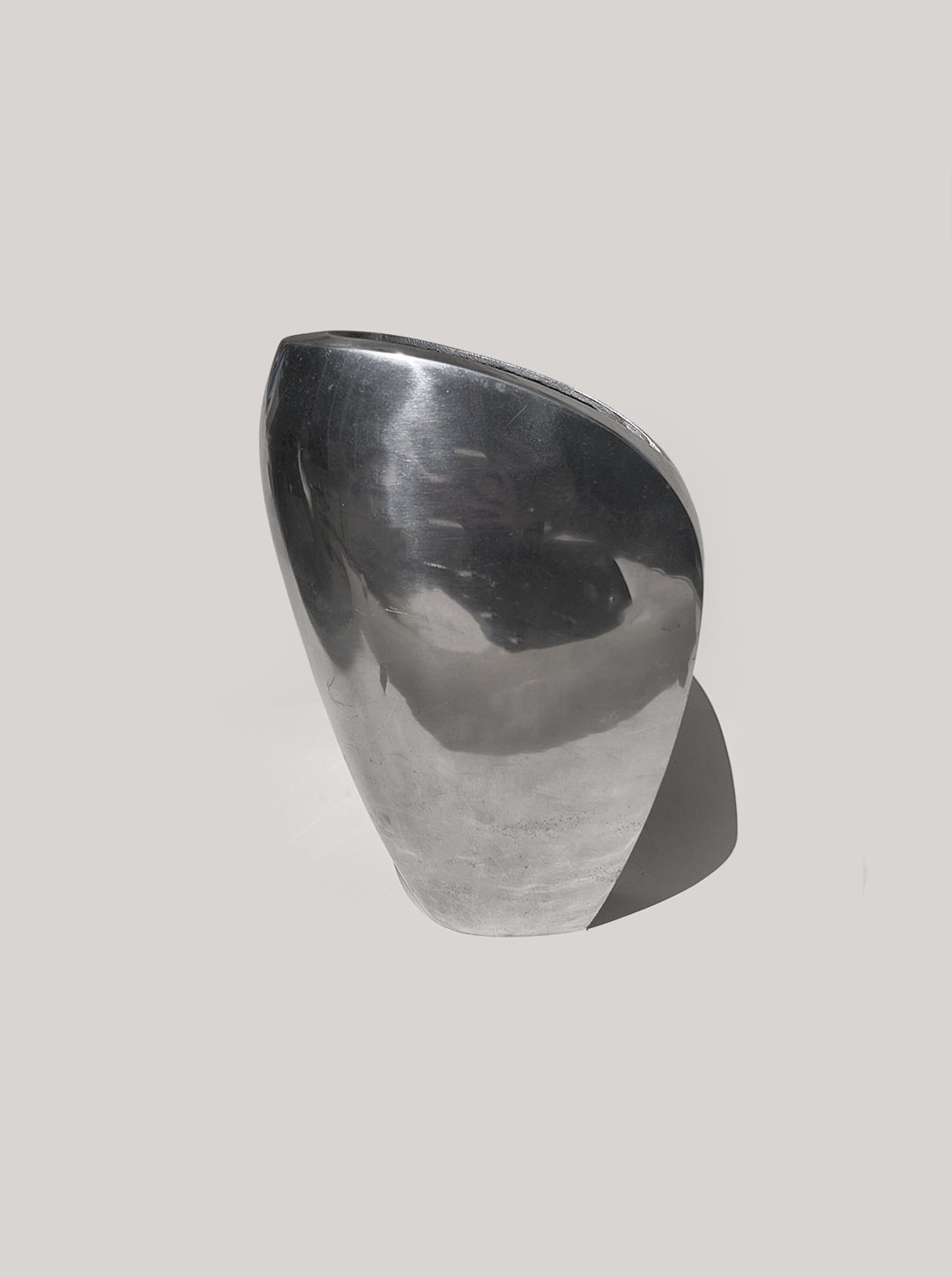Modern Organic Vase by Les Objoies | The Oblist