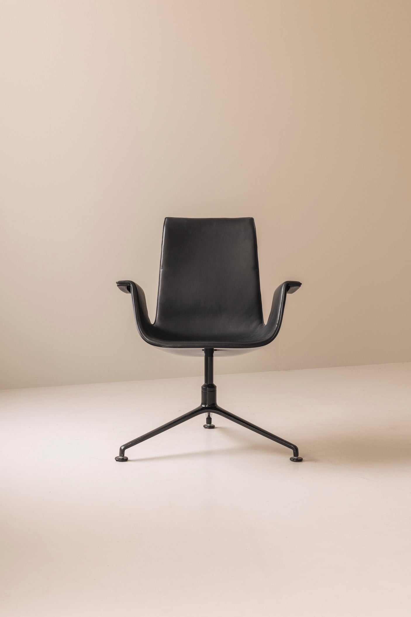 1/6 Bird Low Tulip Chairs by Preben Fabricius & Jorgen Kastholm, 1980s — view 10