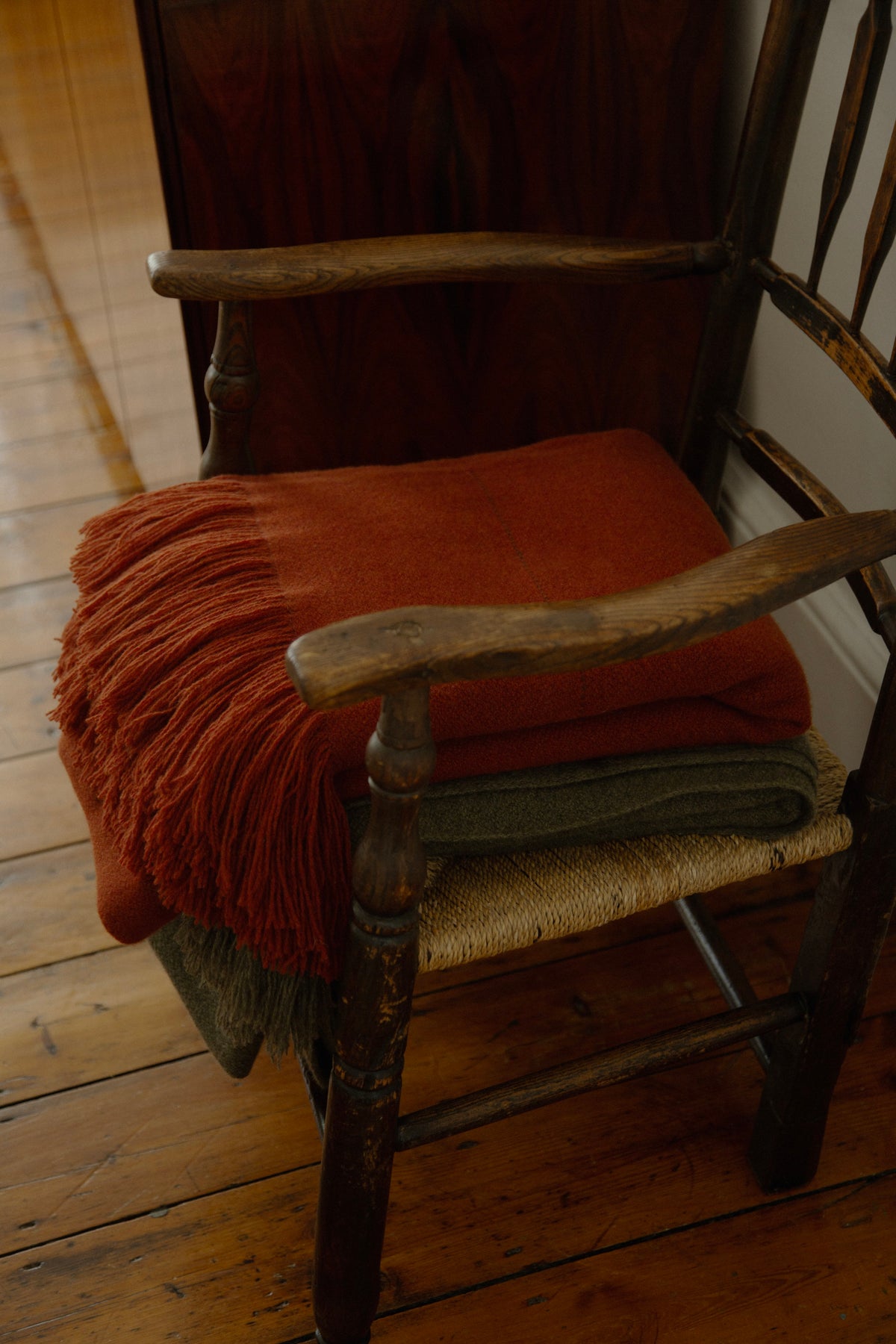 Edition 03 - Sillon - Morello — lifestyle setting