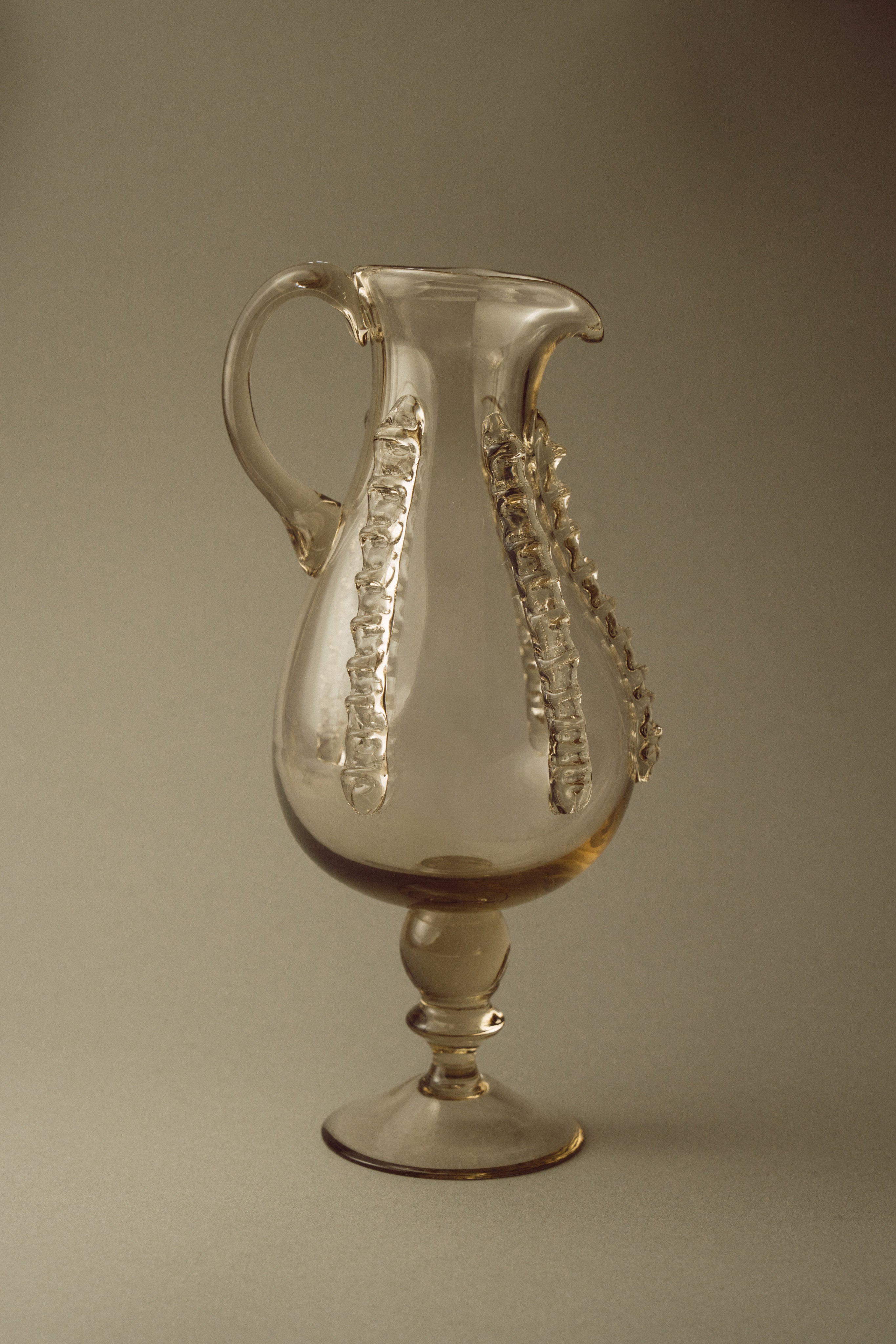 Carafes in Glass with ornaments - Mouthblown Collection — side angle