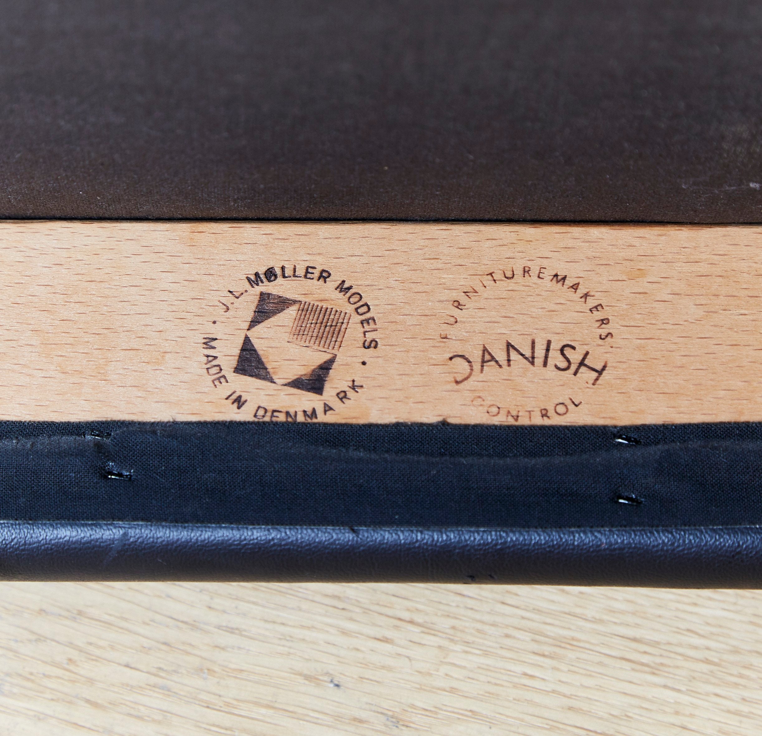 Chaise No.65 de Niels Otto Møller pour J.L. Møller