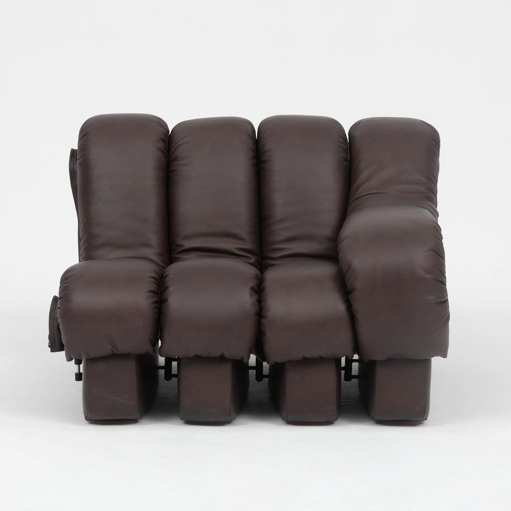 De Sede DS-600 'Snake' Sofa by Ueli Berger, Customised in Chocolate Nubuck — close-up