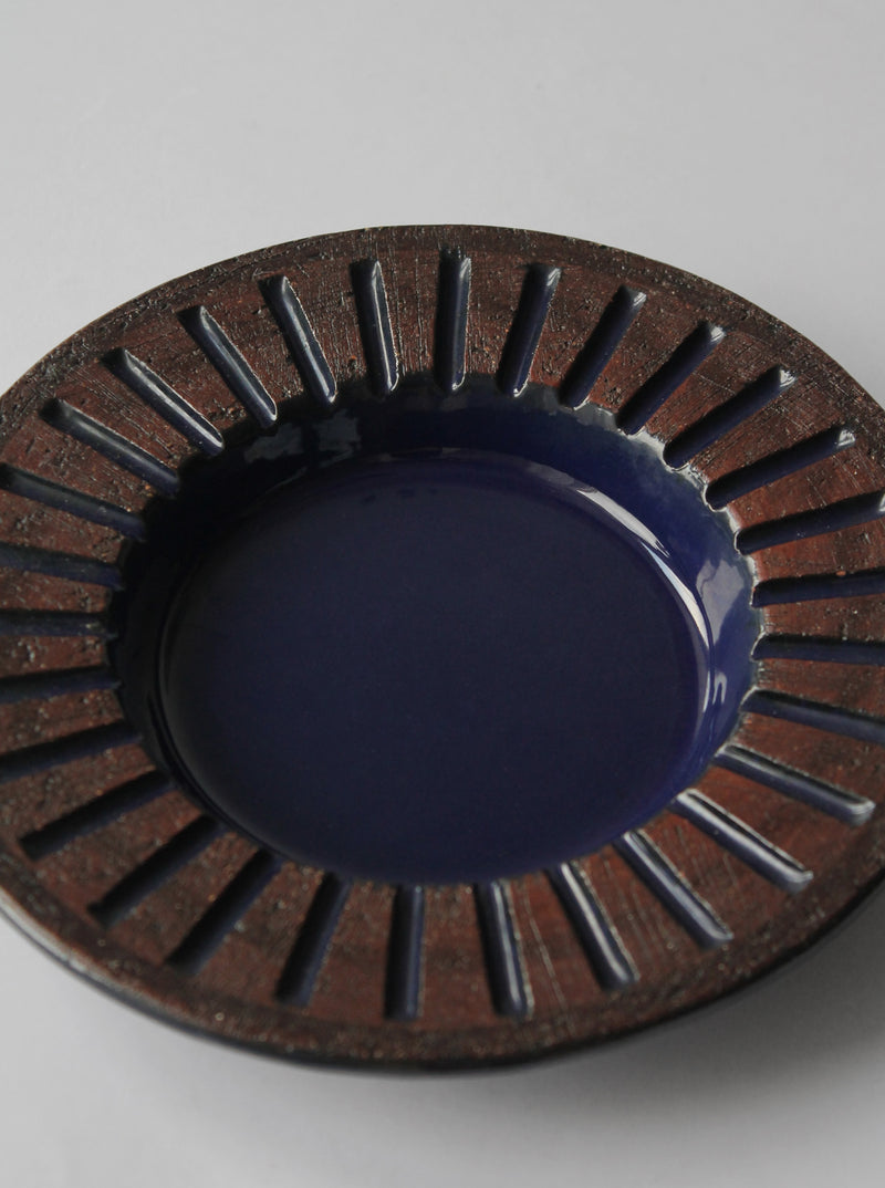 Ingegärd Burmeister Decorative Ceramic Plate — close-up of dark blue interior and textured rim