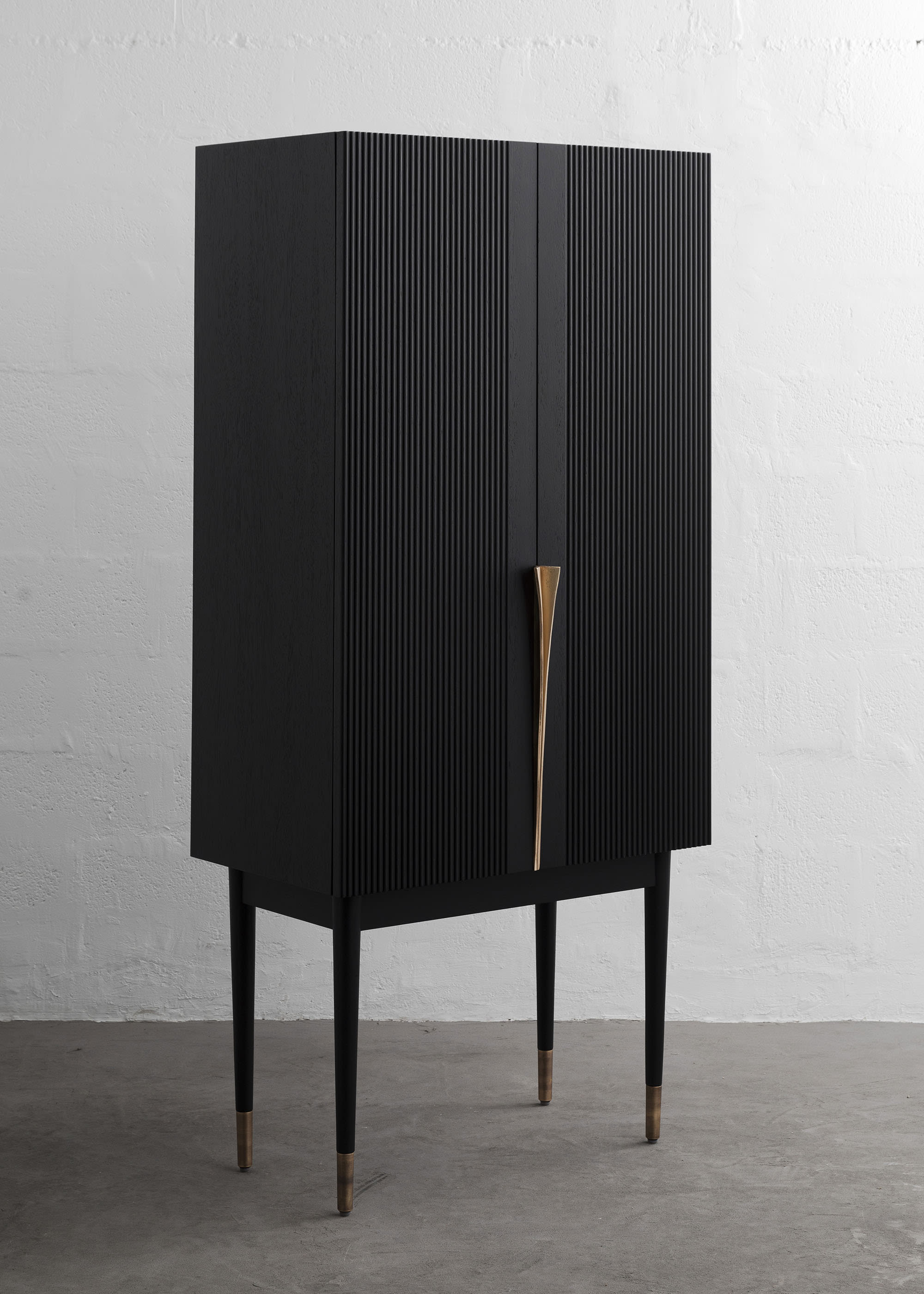 PERFIDIA_01 Bar Cabinet in Solid Wood and Casted Bronze Details — detail view