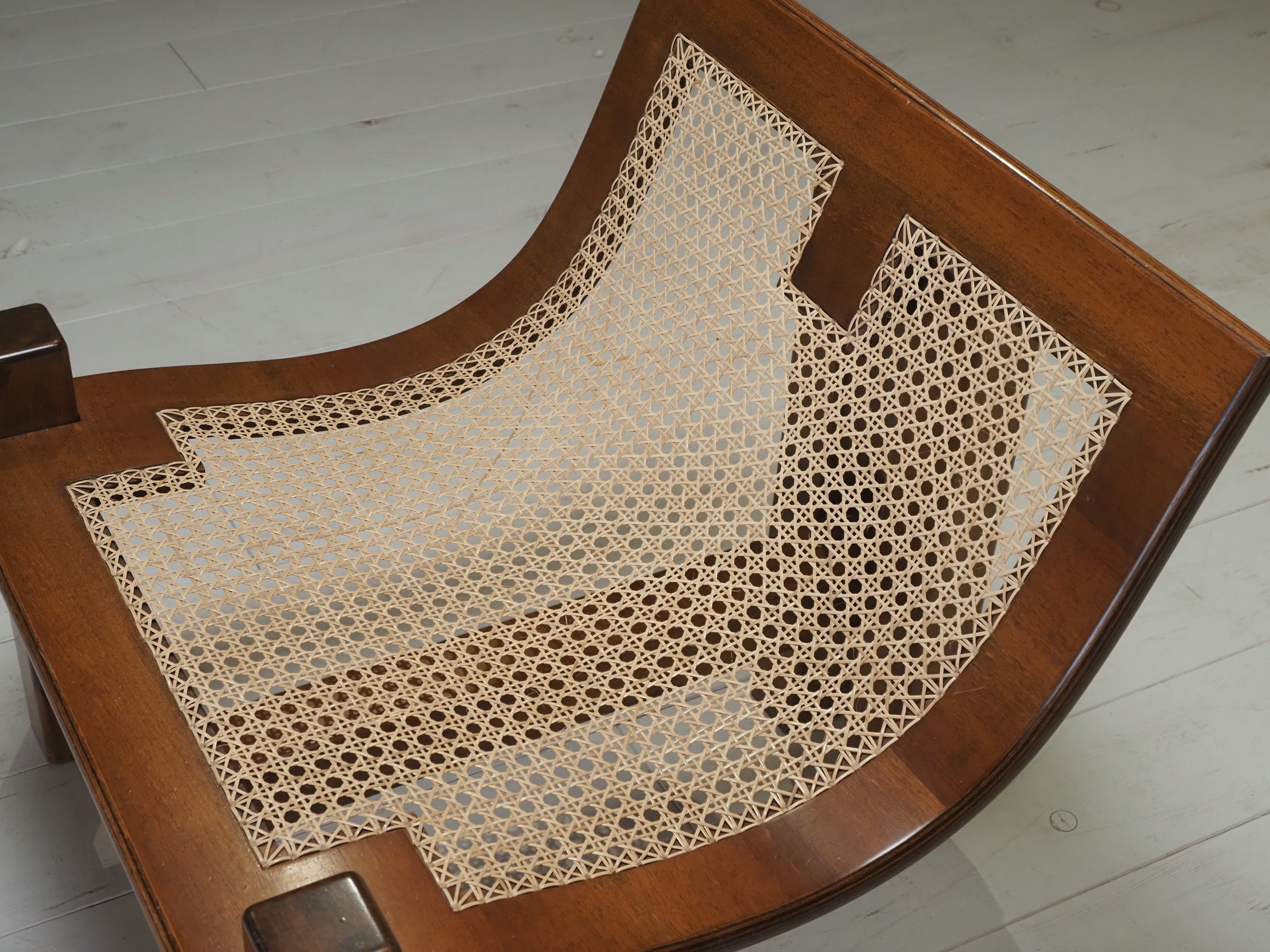 Vela chair by Ferdinando Meccani — close-up