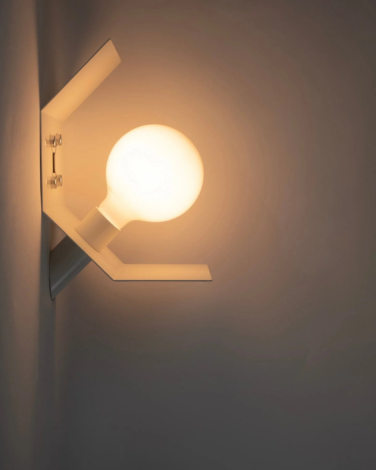 Pliée Table & Wall Lamp by Ben Swildens — lifestyle setting