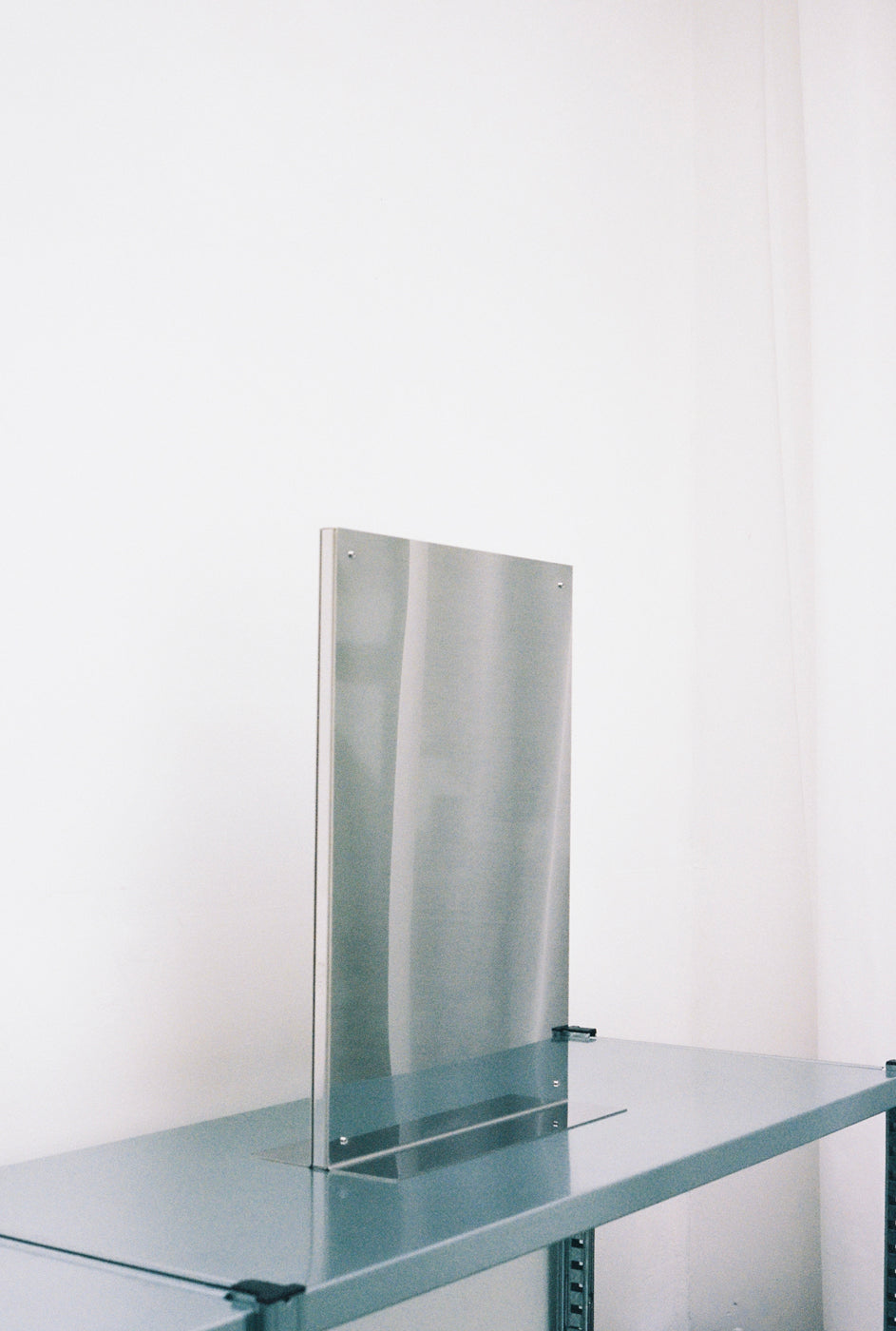 Flat Mirror Medium