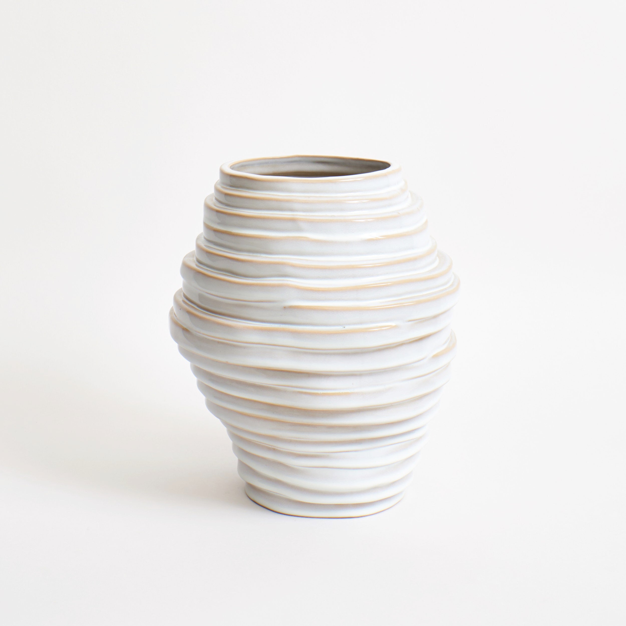 Alfonso Vase Brick — side view of textured ceramic surface