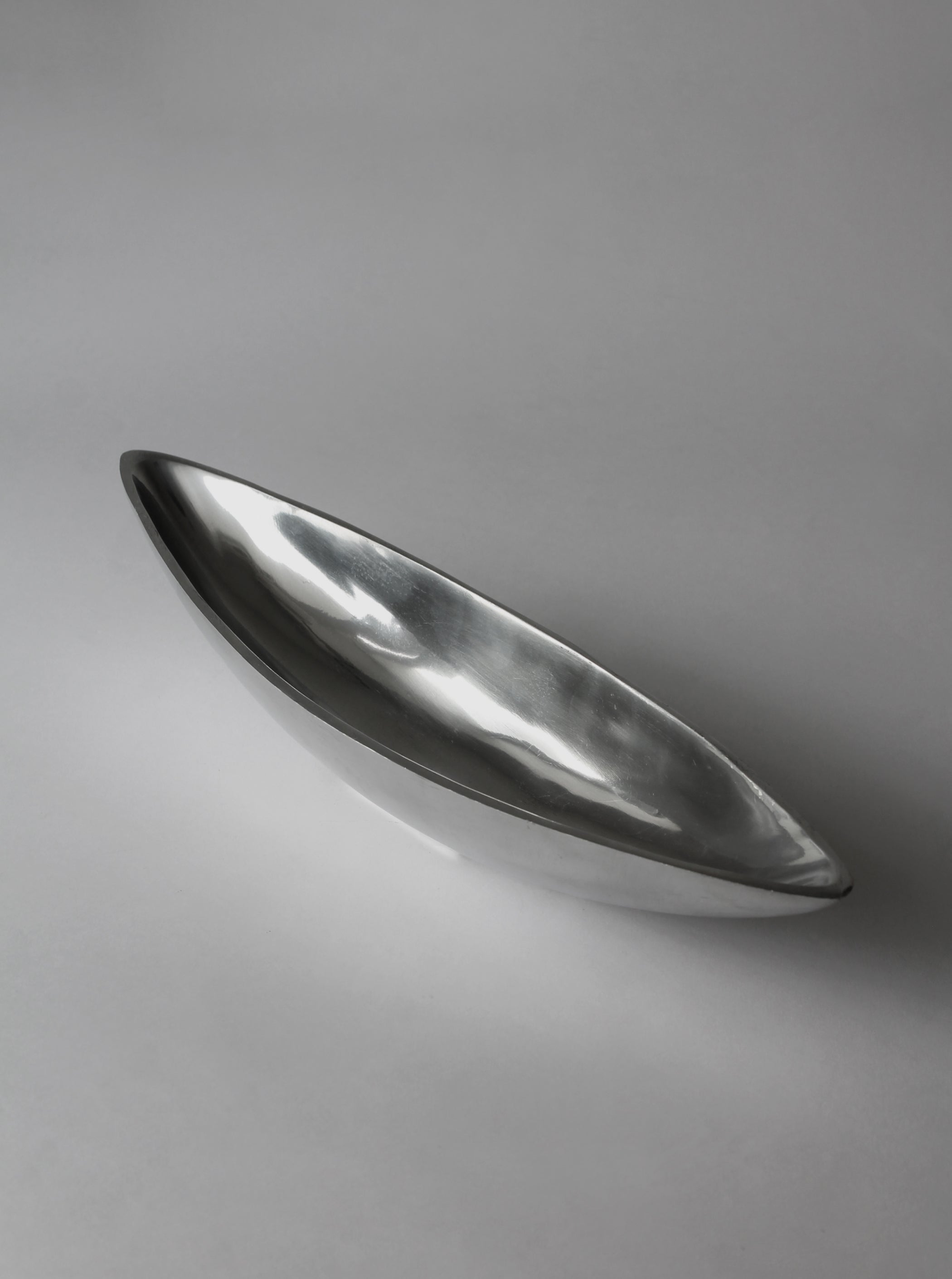 Polished Aluminum Medium Long Deep Bowl