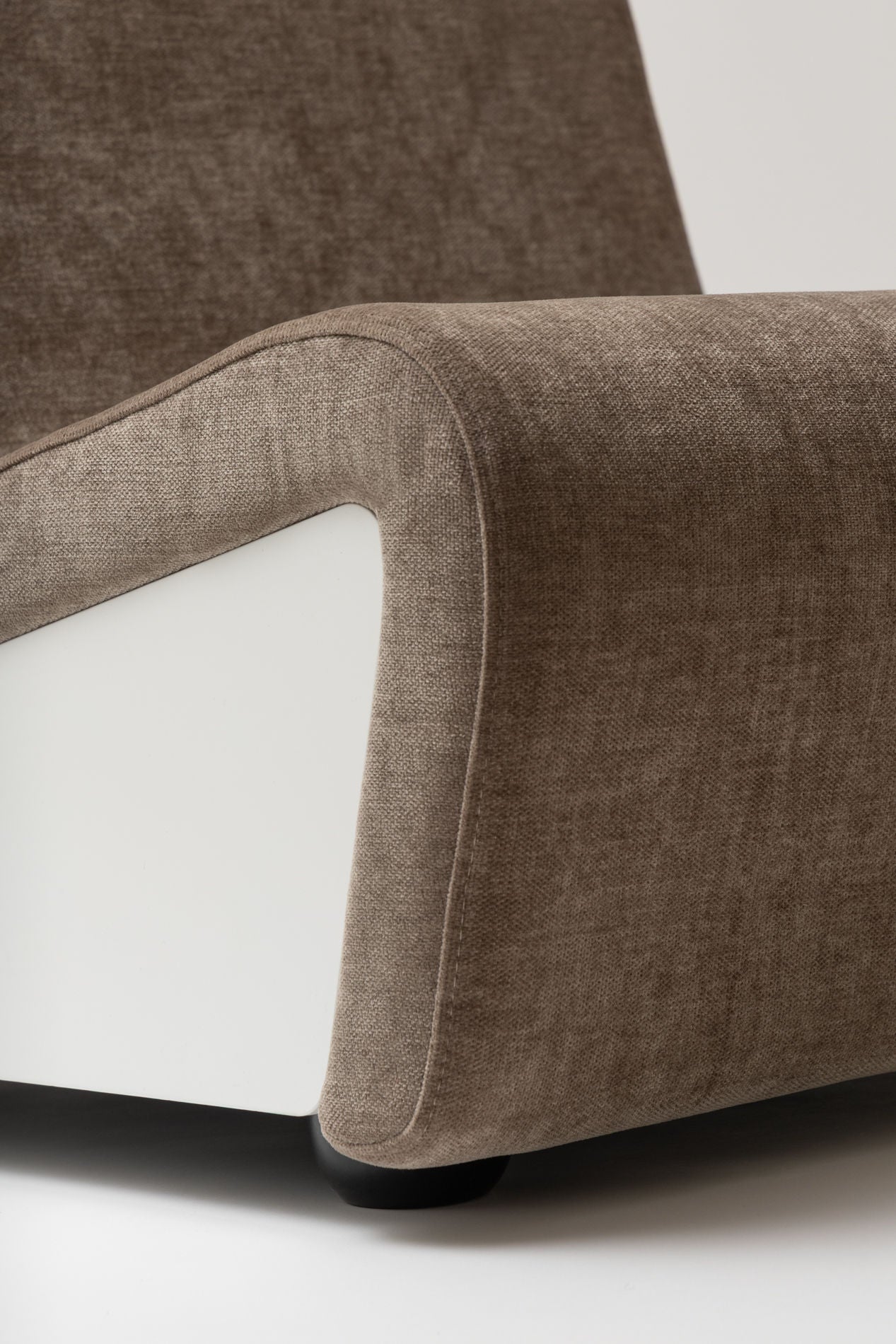 'Dialogue' Lounge Chair - André Monpoix x Mobilier National — alternate view