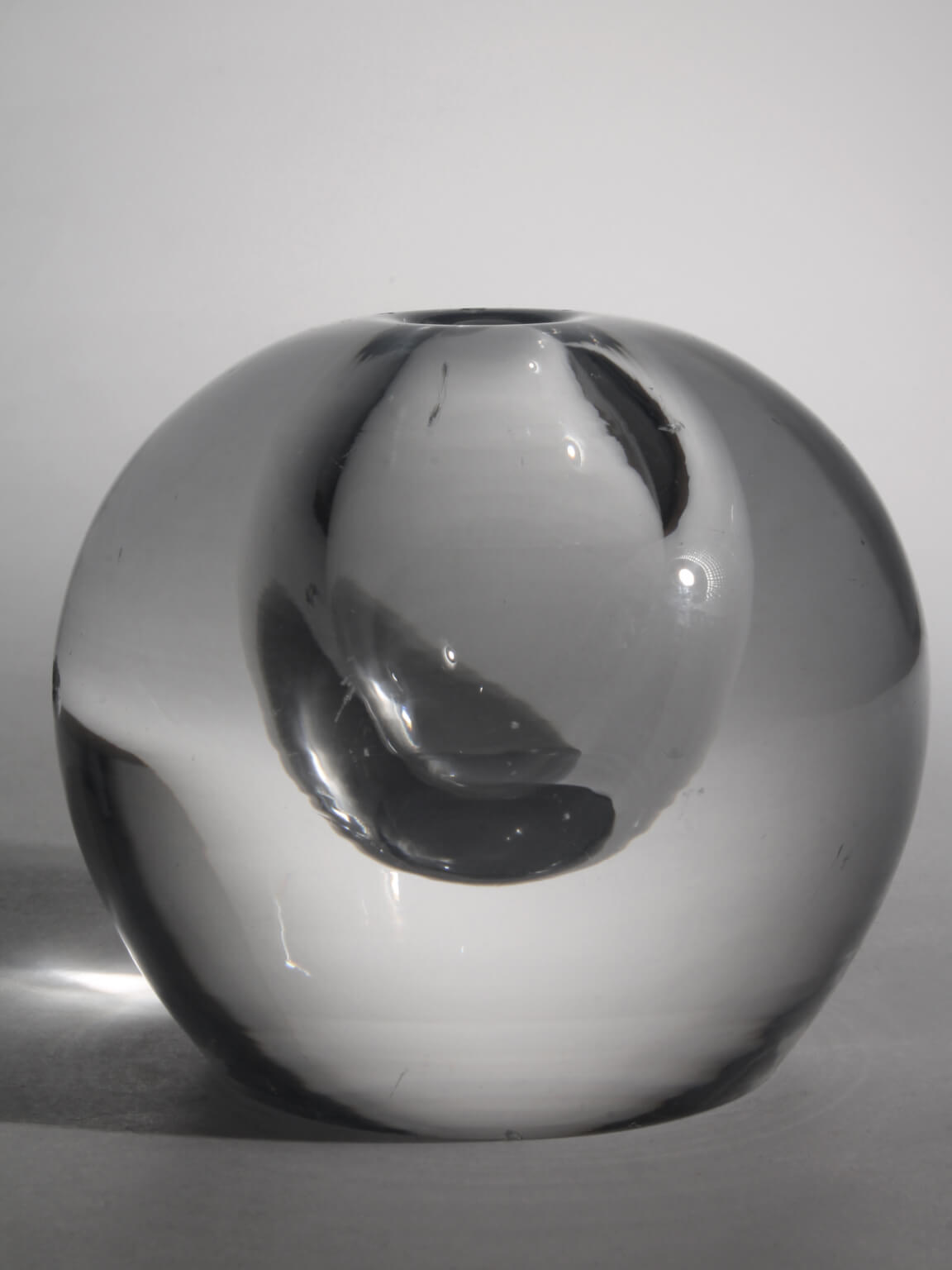 Timo Sarpaneva Full Lead Crystal Teardrop Vase — detail view