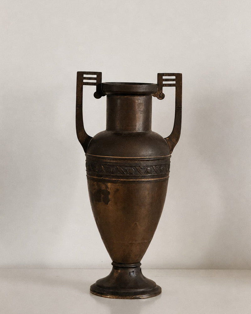 Art Deco vase metal — detail view