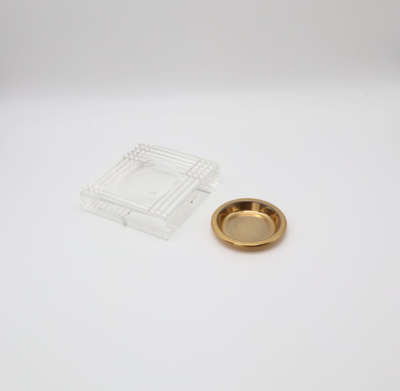 1970s Italian Lucite & Brass Geometric Vide-Poche / ashtray — detail view